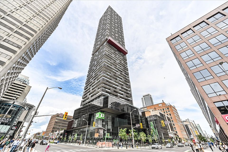 8 Eglinton
