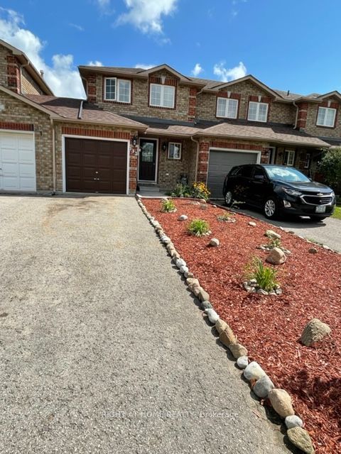 132 Dunsmore Lane, Barrie, ON L4M 6Z7