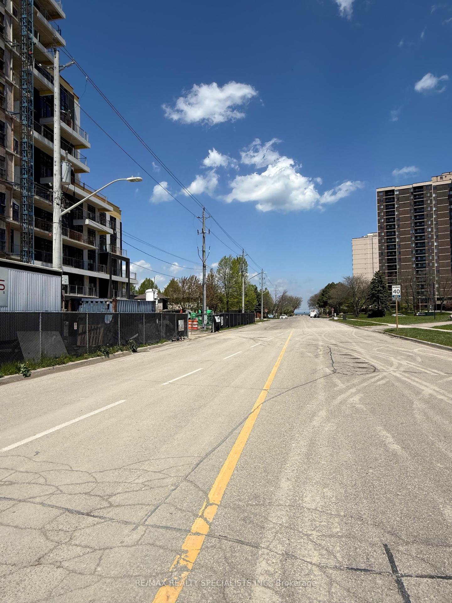 2 Bedrooms Condo at 461 Green, Hamilton For sale