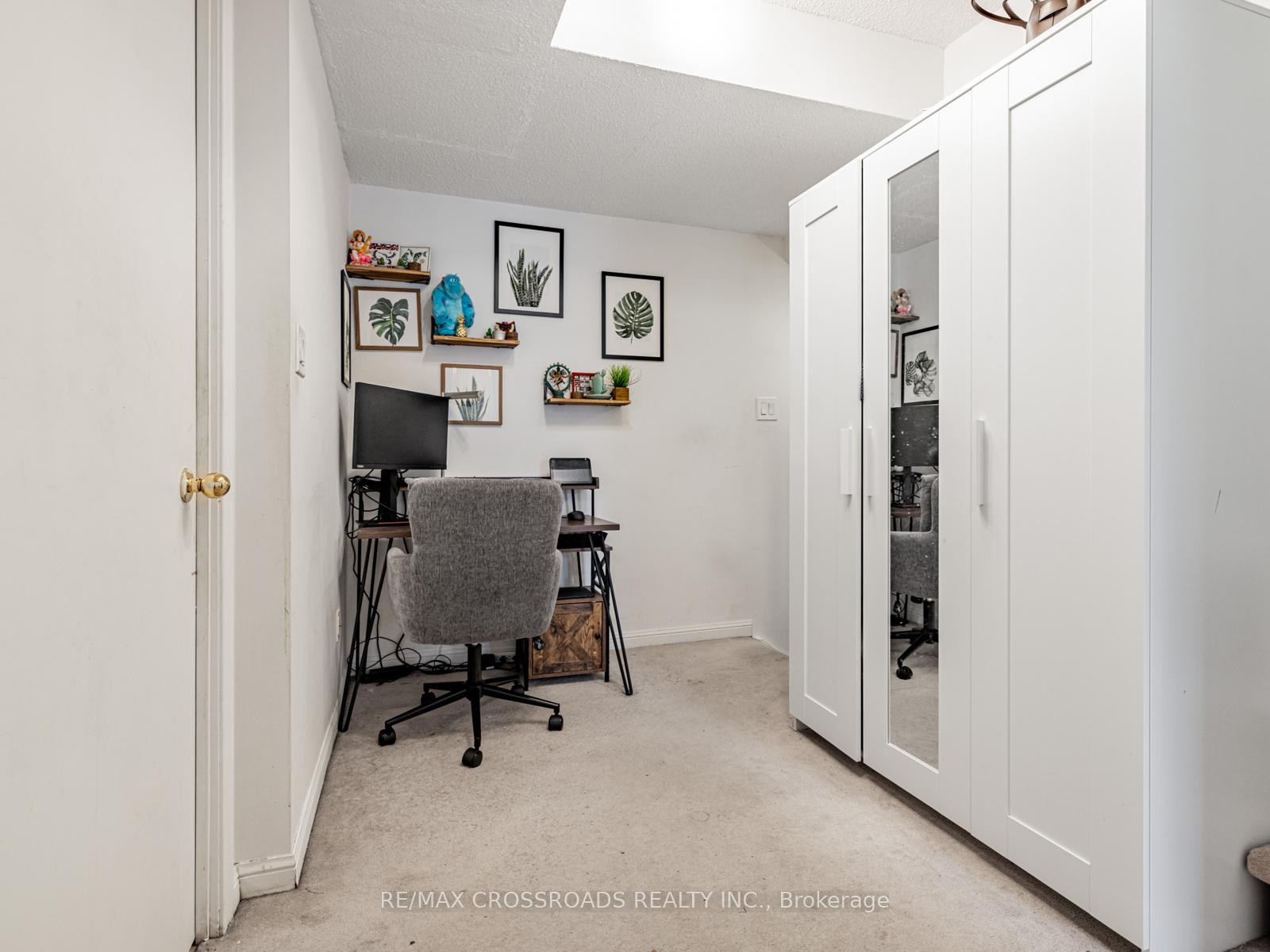2 Bedrooms Condo at 5 Everson, Toronto For sale