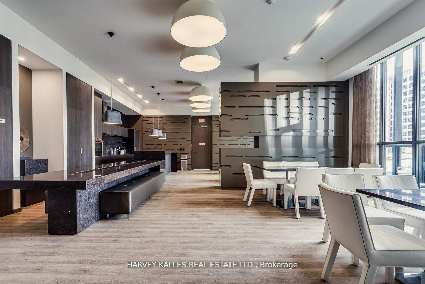 4 Bedrooms Condo at 101 Charles, Toronto For sale