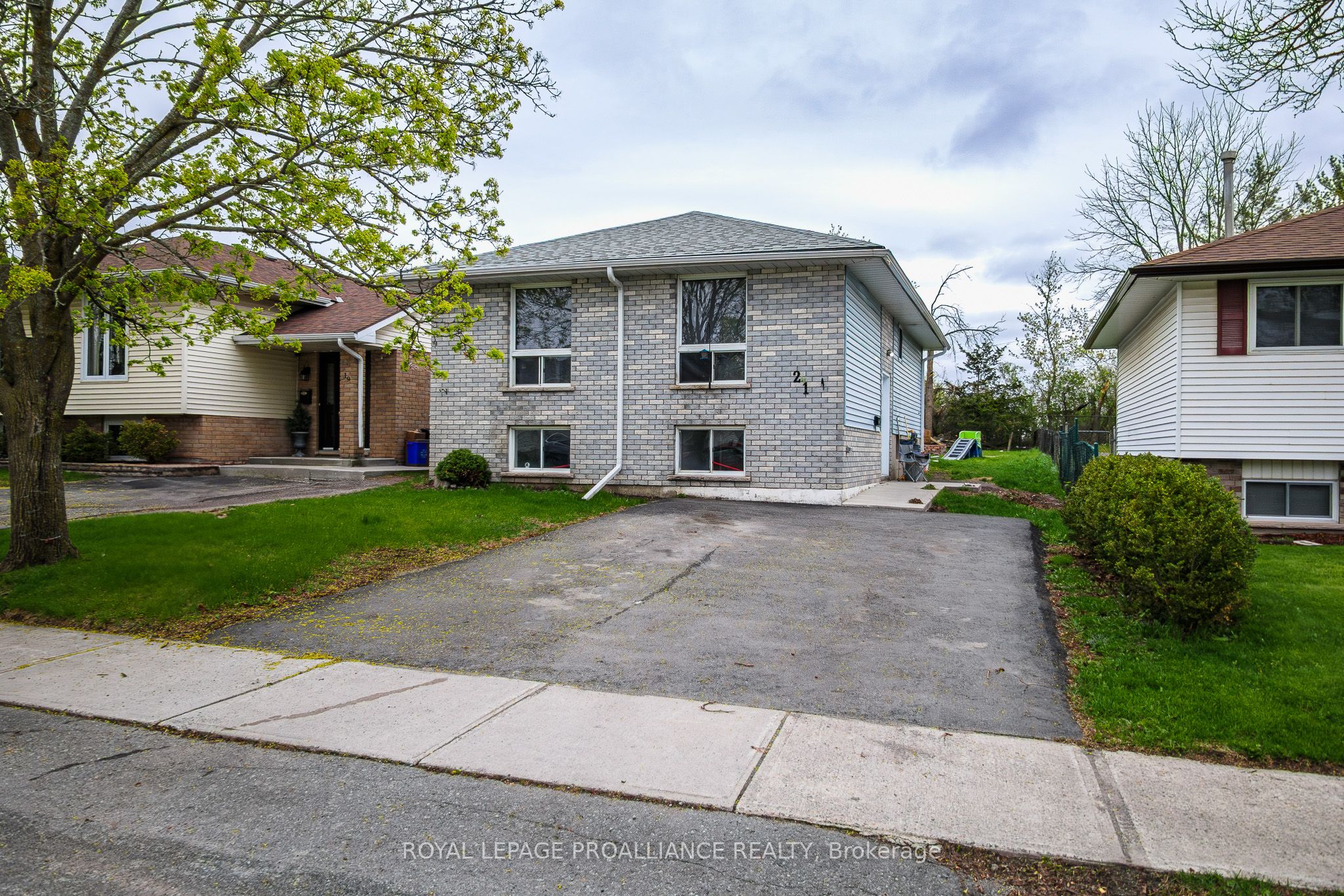 21 Pepper Avenue, Belleville Belleville Ward