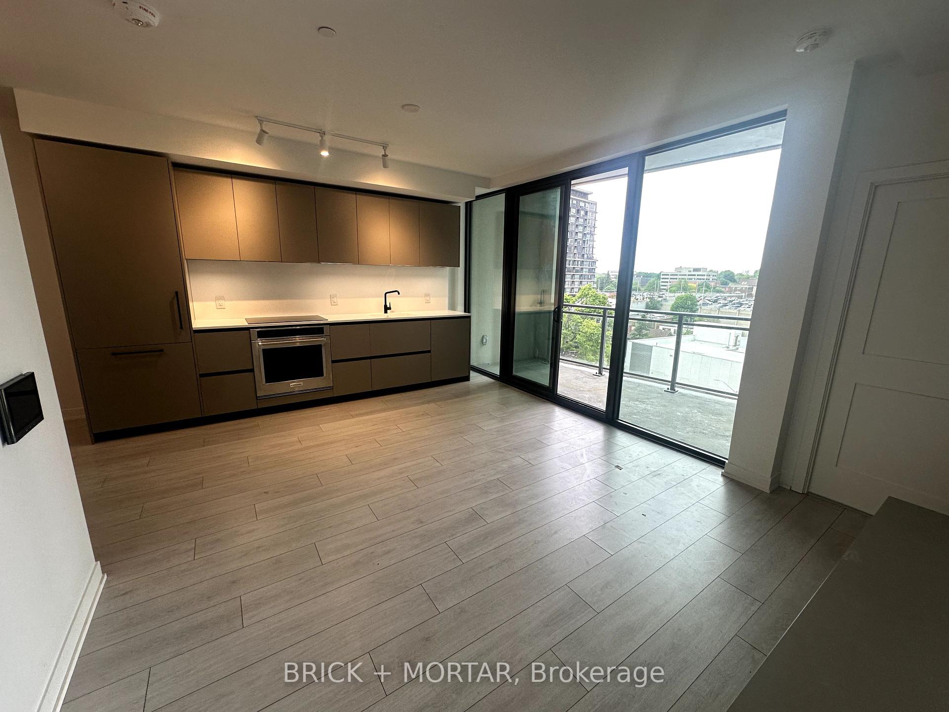 2 Bedrooms Condo at 1 Hillsdale, Toronto For sale