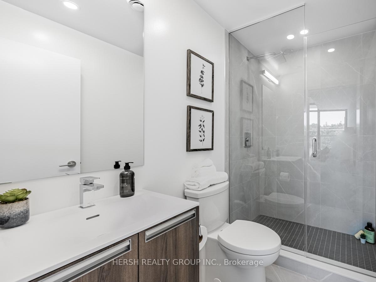 2 Bedrooms Condo at 160 Kingsway,  Toronto For sale