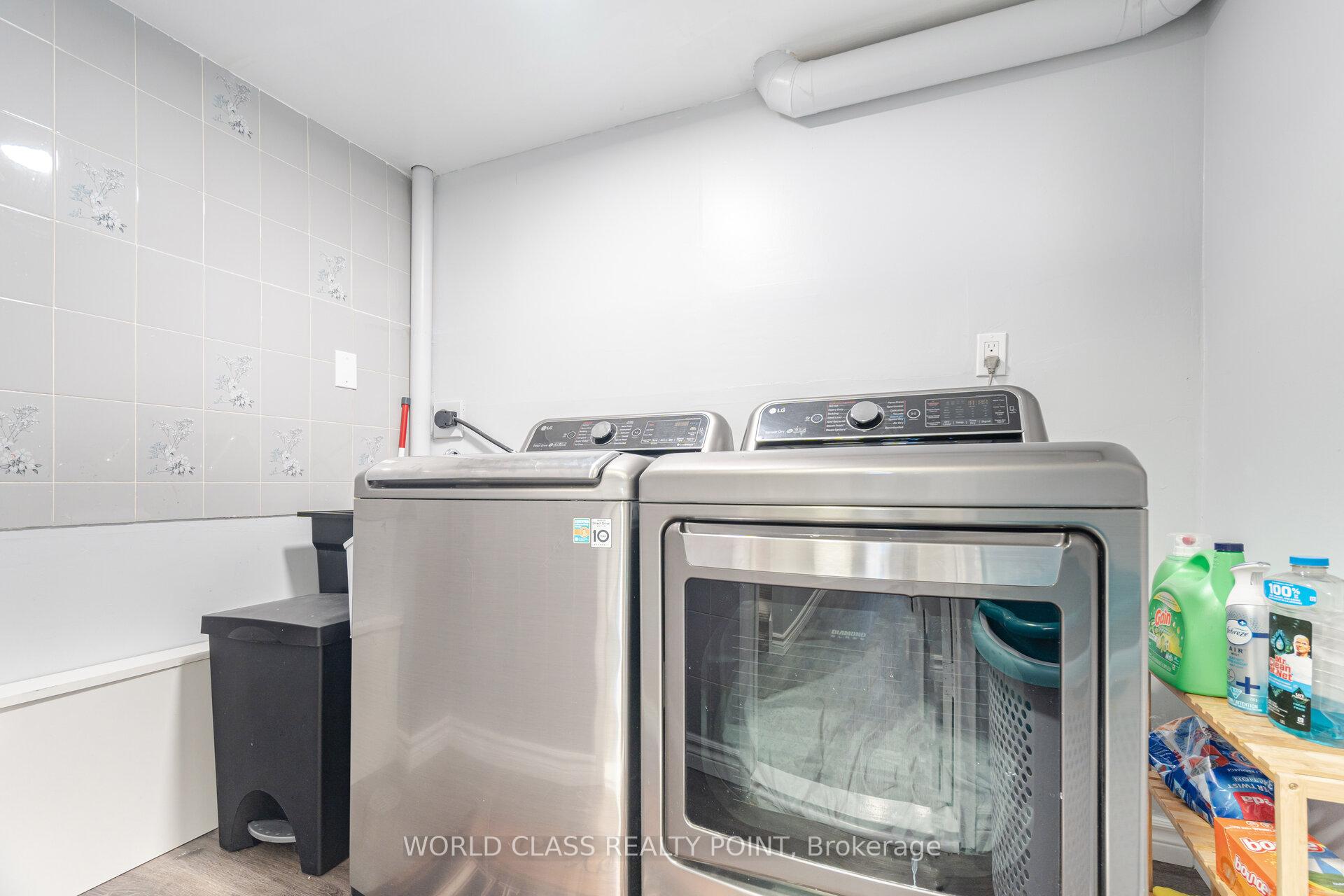 4 Bedrooms Condo at 525 Meadows, Mississauga For sale