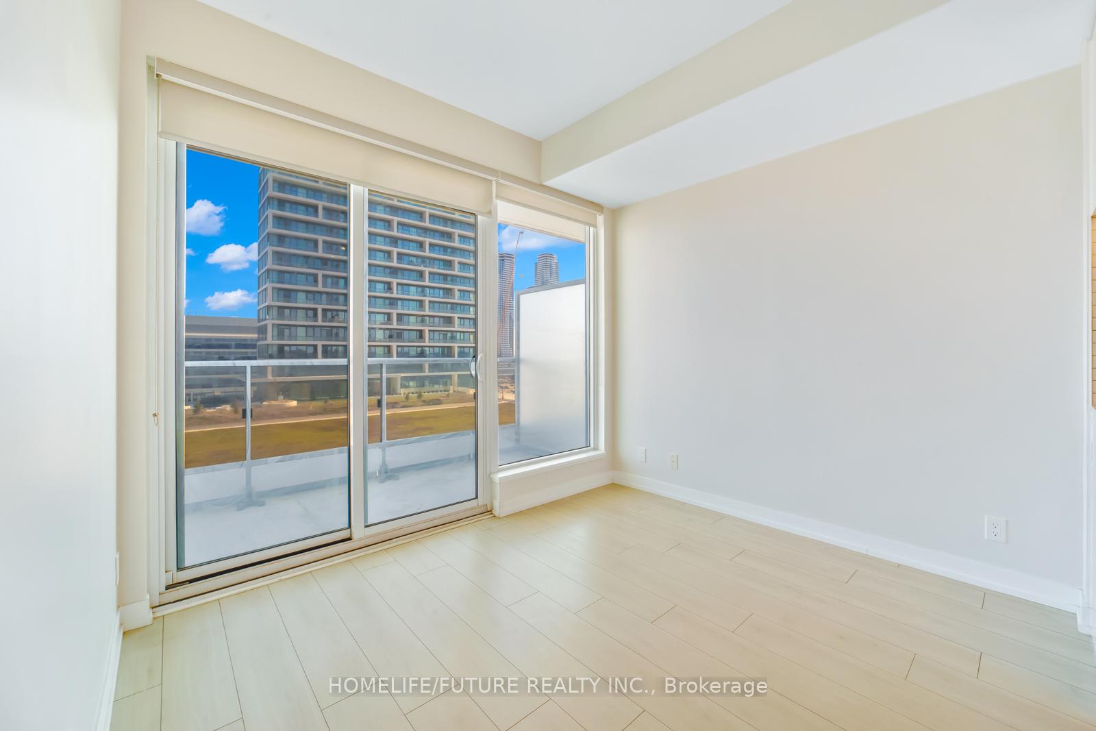 2 Bedrooms Condo at 898 Portage,  Vaughan For sale