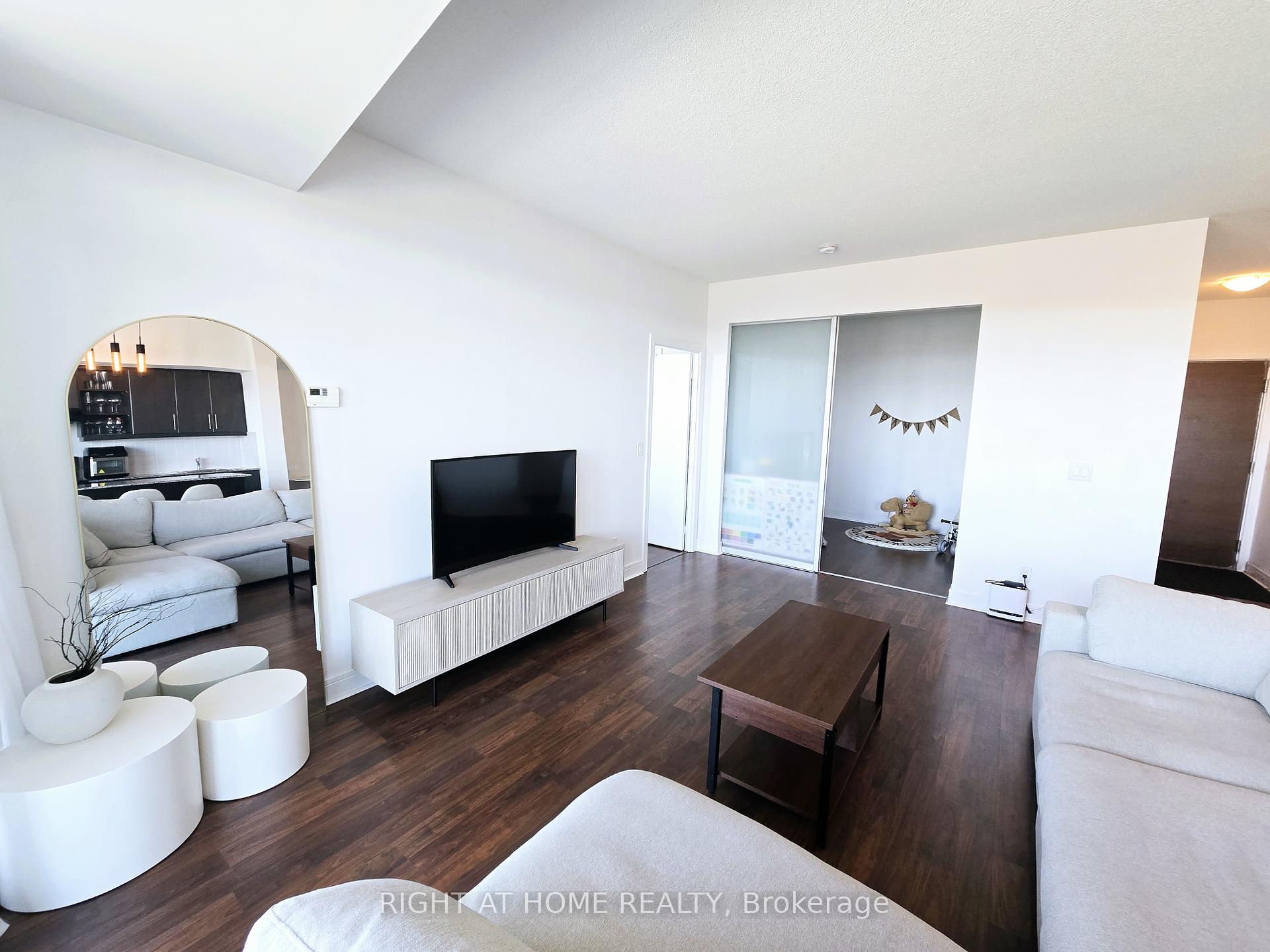 3 Bedrooms Condo at 35 Brian Peck, Toronto For sale