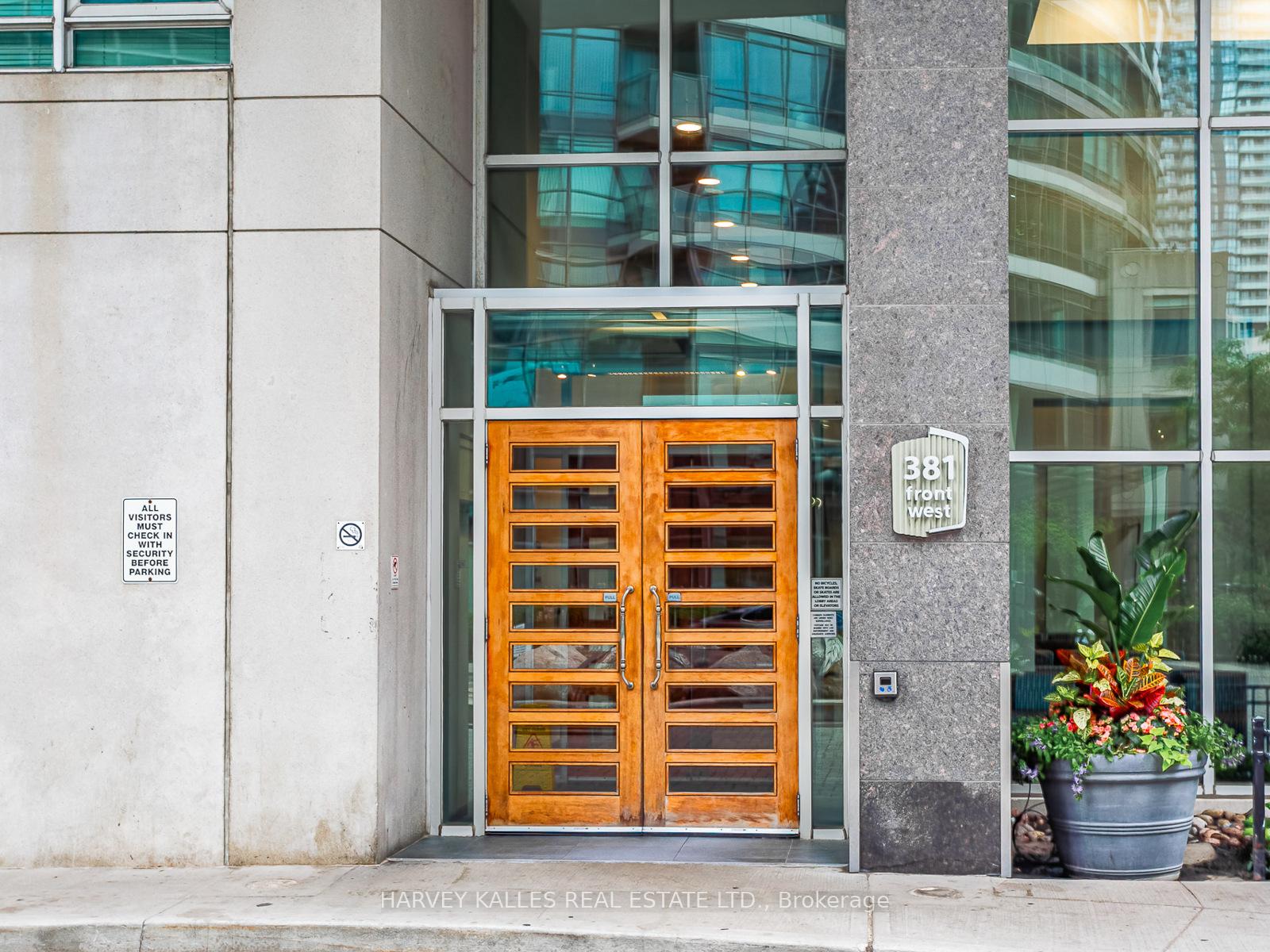 381 Front Street W 1810