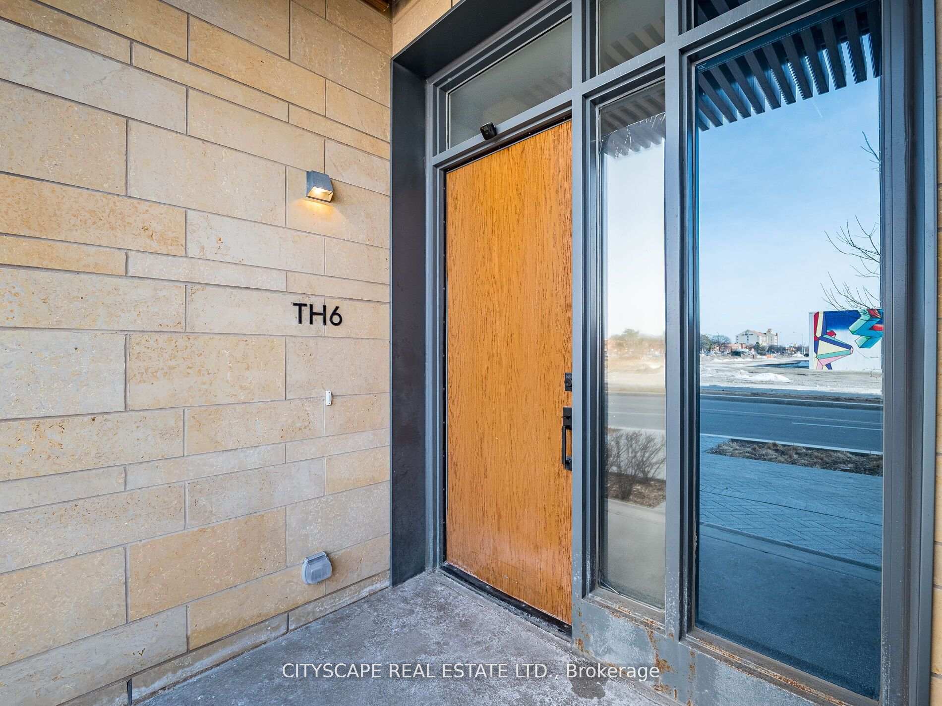 4 Bedrooms Condo at 9 Buttermill, Vaughan For sale
