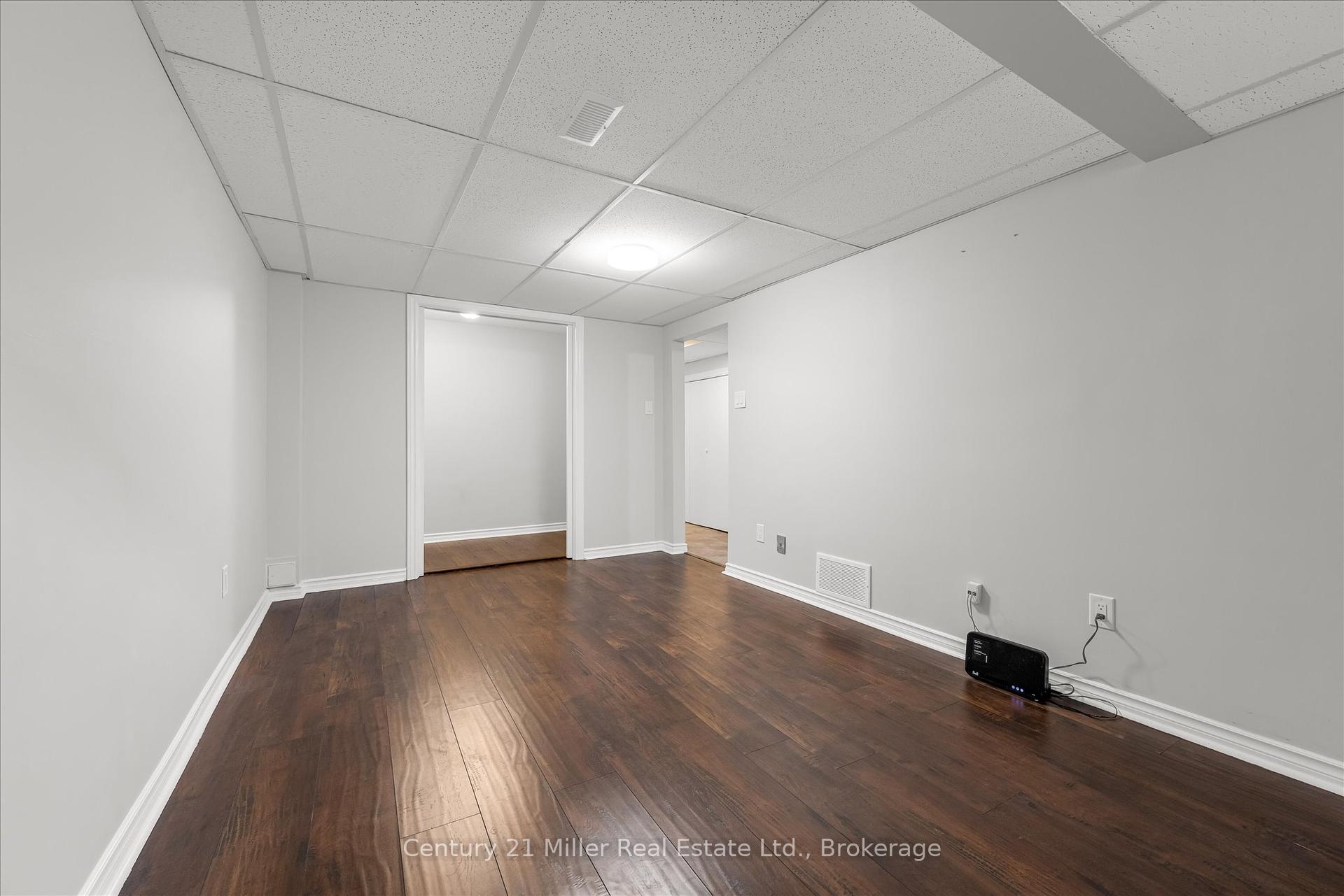 3 Bedrooms Condo at 1531 Westminster, Burlington For sale