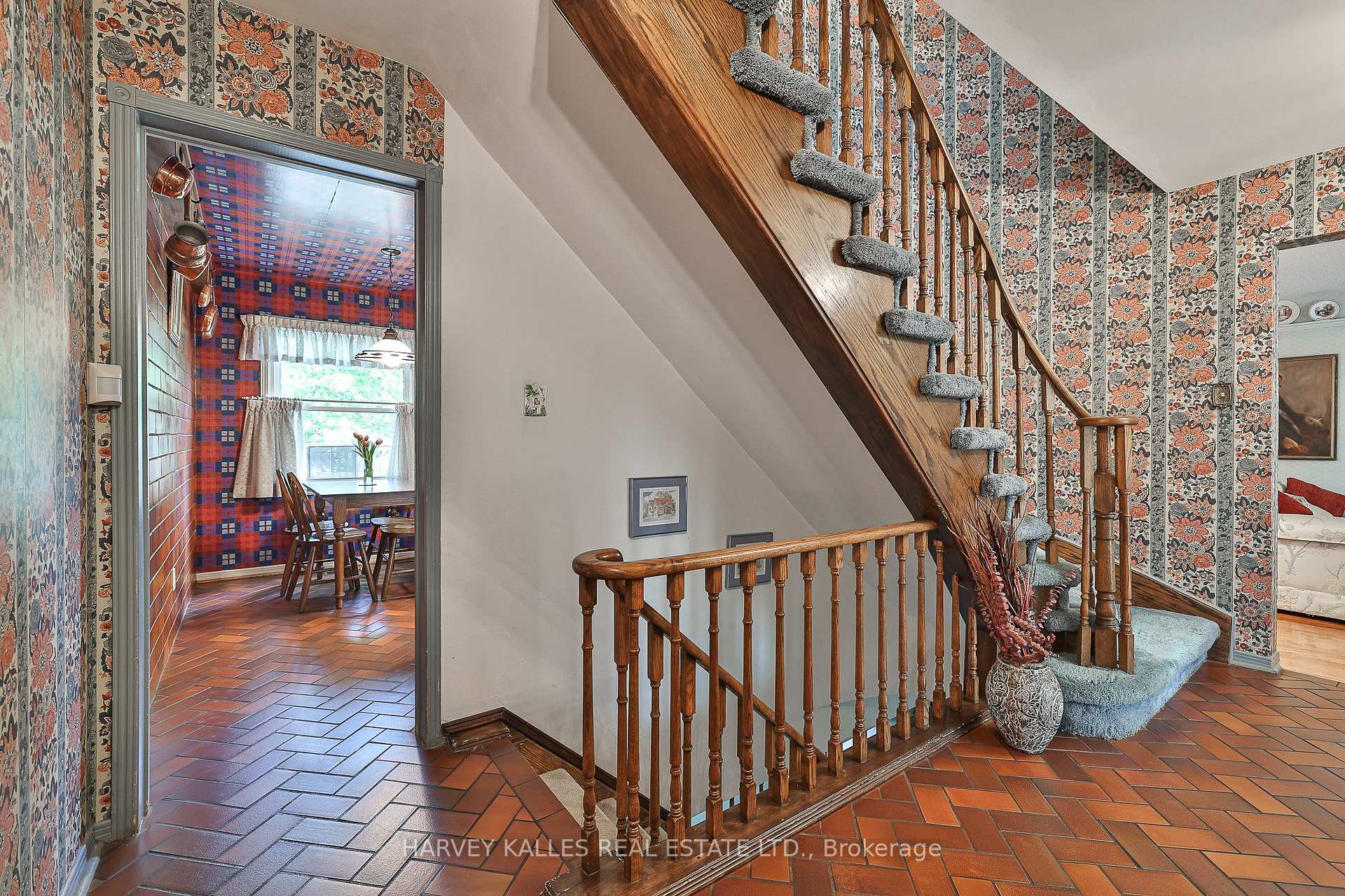 28 Waggoners Wells Lane