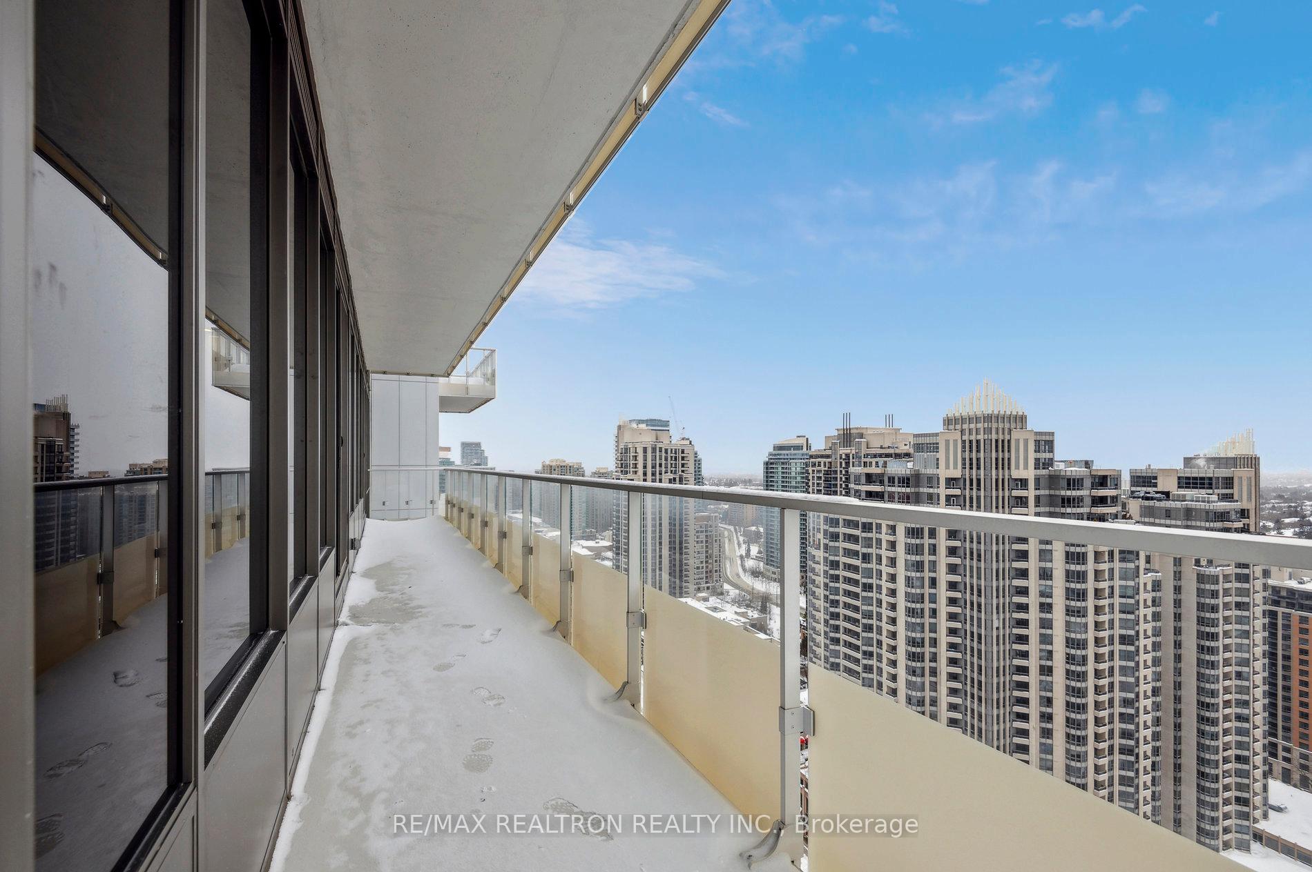 2 Bedrooms Condo at 75 Canterbury, Toronto For sale