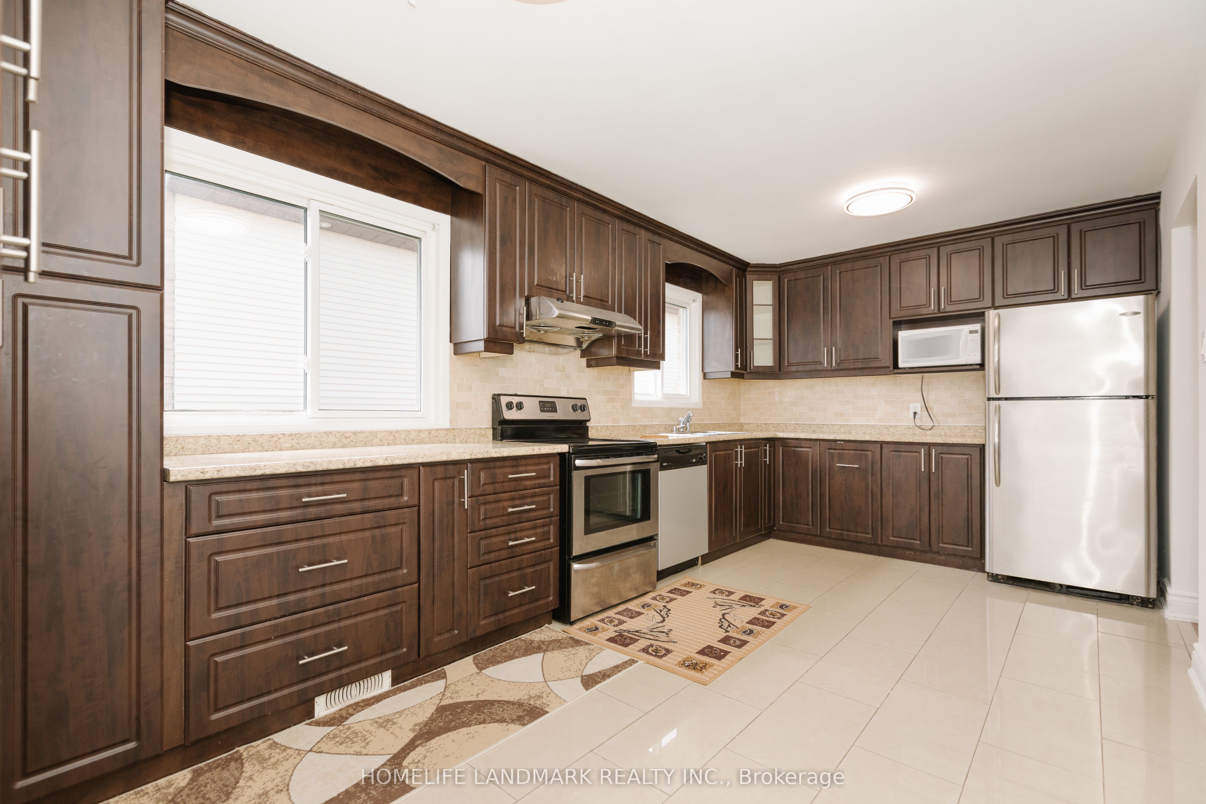 82 Dafoe Crescent