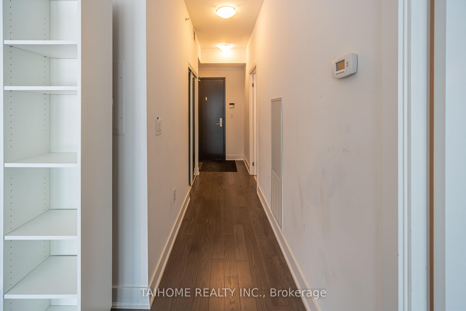 2 Bedrooms Condo at 955 Bay, Toronto For sale