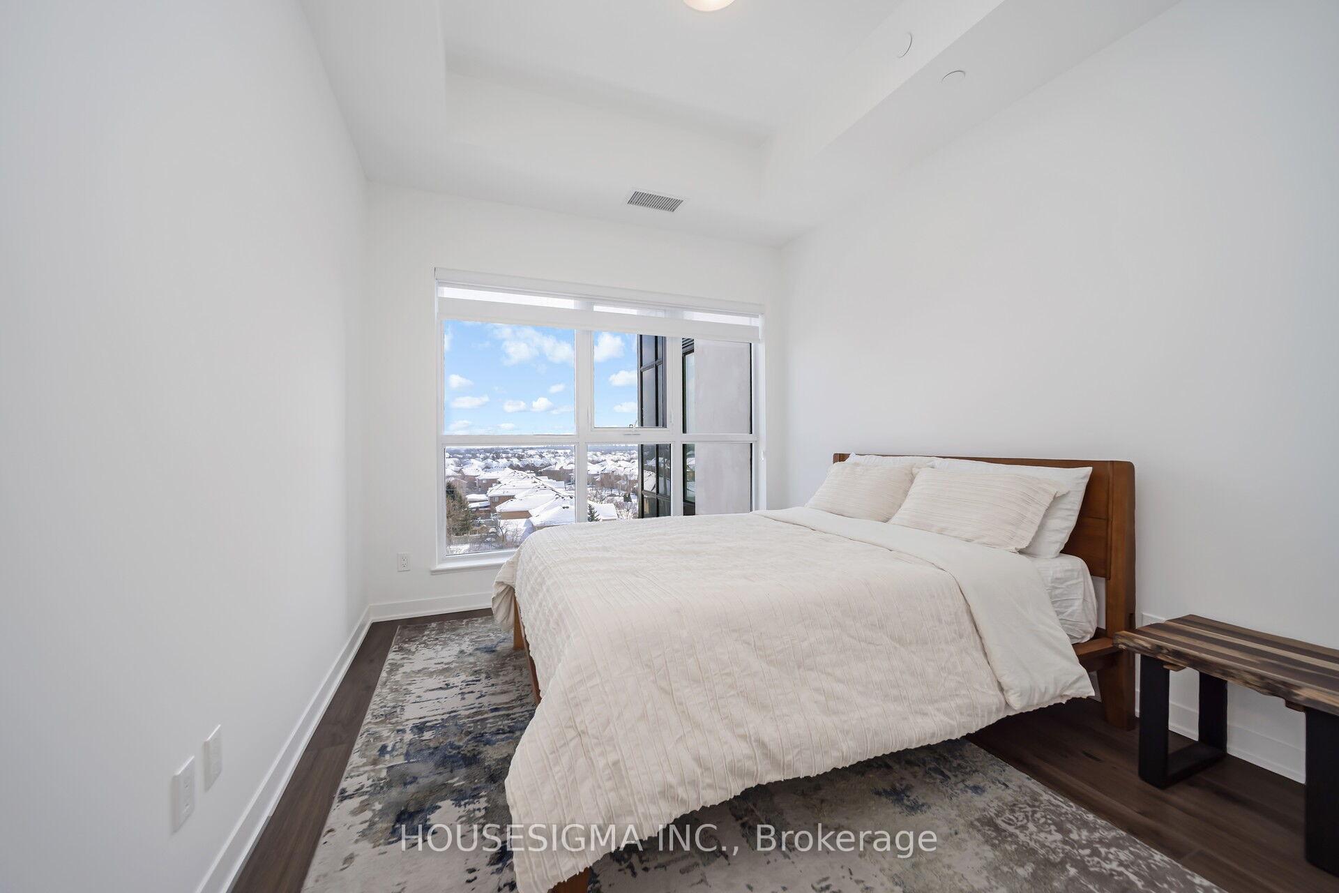 3 Bedrooms Condo at 405 Dundas, Oakville For sale