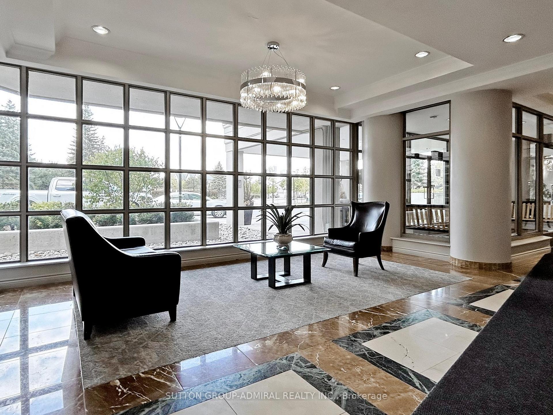 2 Bedrooms Condo at 11 Townsgate,  Vaughan For sale