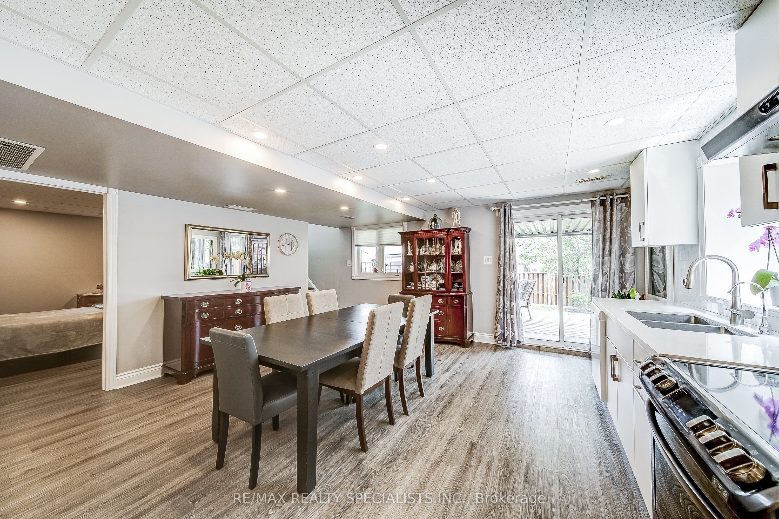 8 Wyman Crescent
