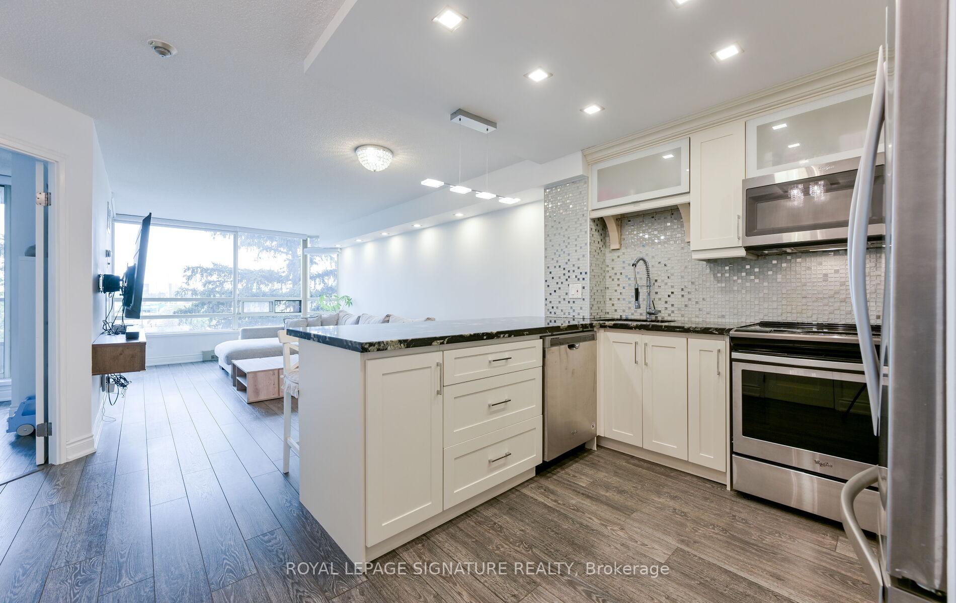 2 Bedrooms Condo at 75 King, Mississauga For sale
