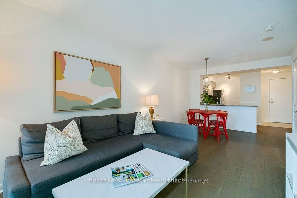 #555 - 313 Richmond Street, Toronto, ON M5A 4S7