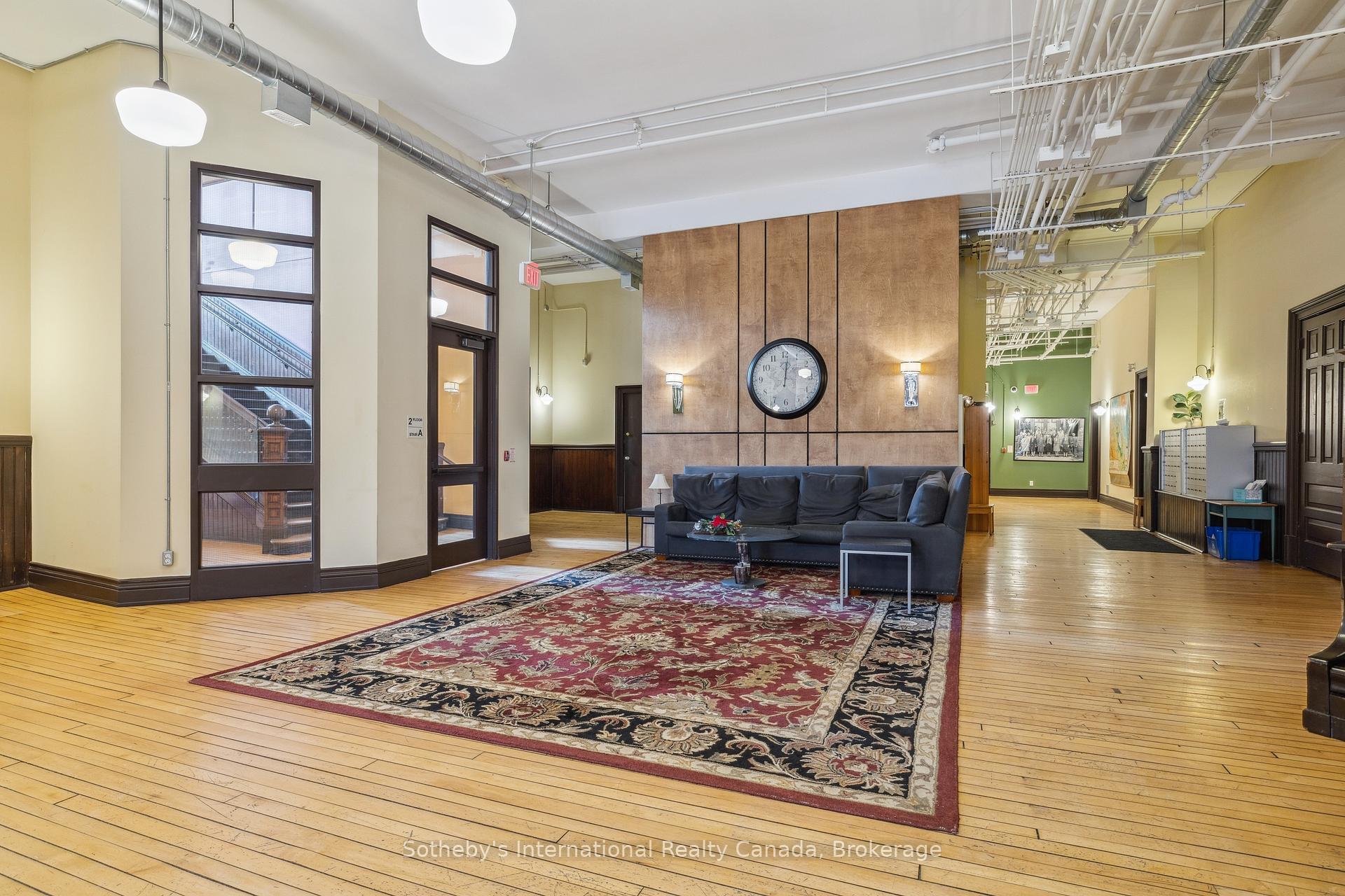 3 Bedrooms Condo at 200 Stinson, Hamilton For sale