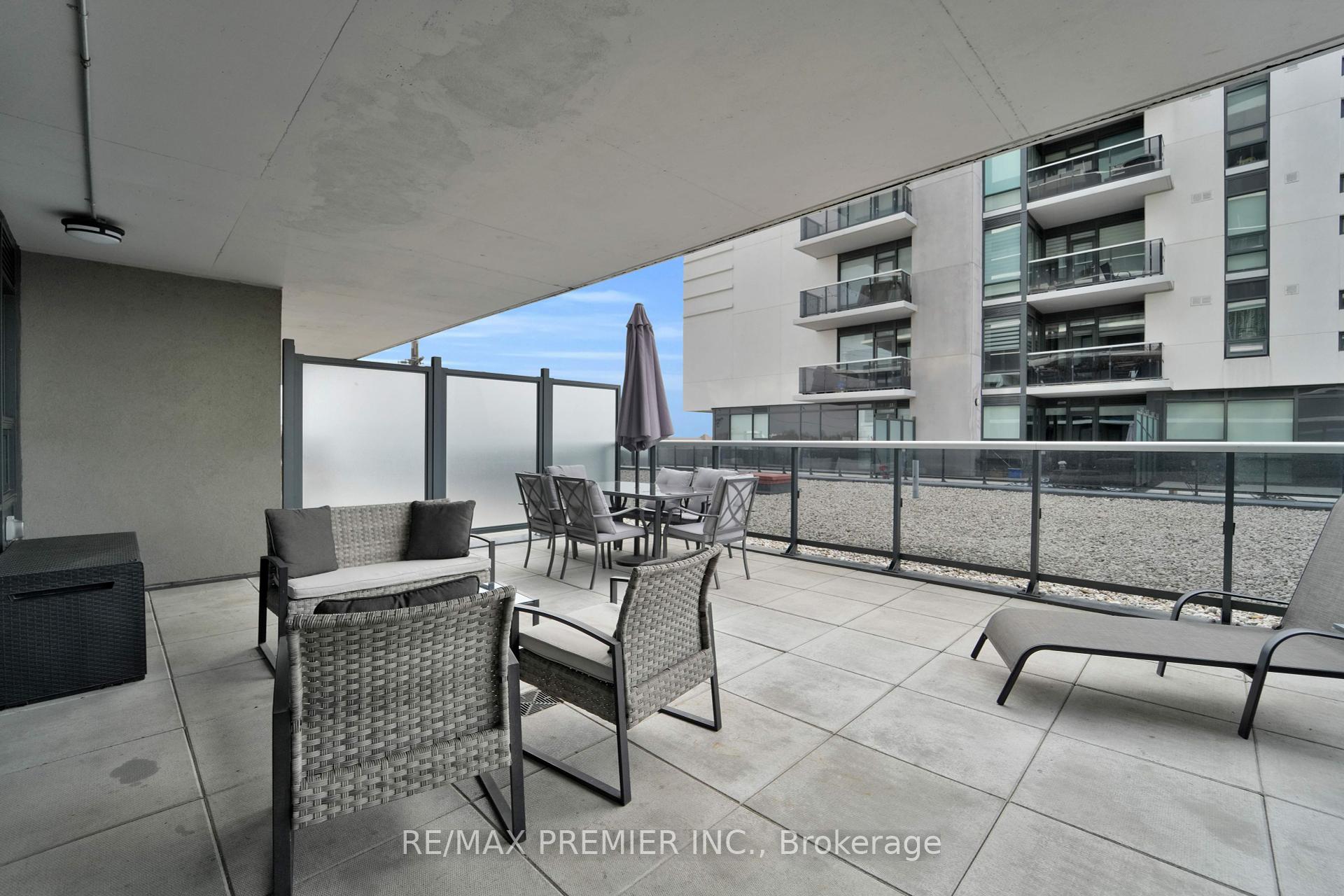 2 Bedrooms Condo at 4800 Highway 7,  Vaughan For sale