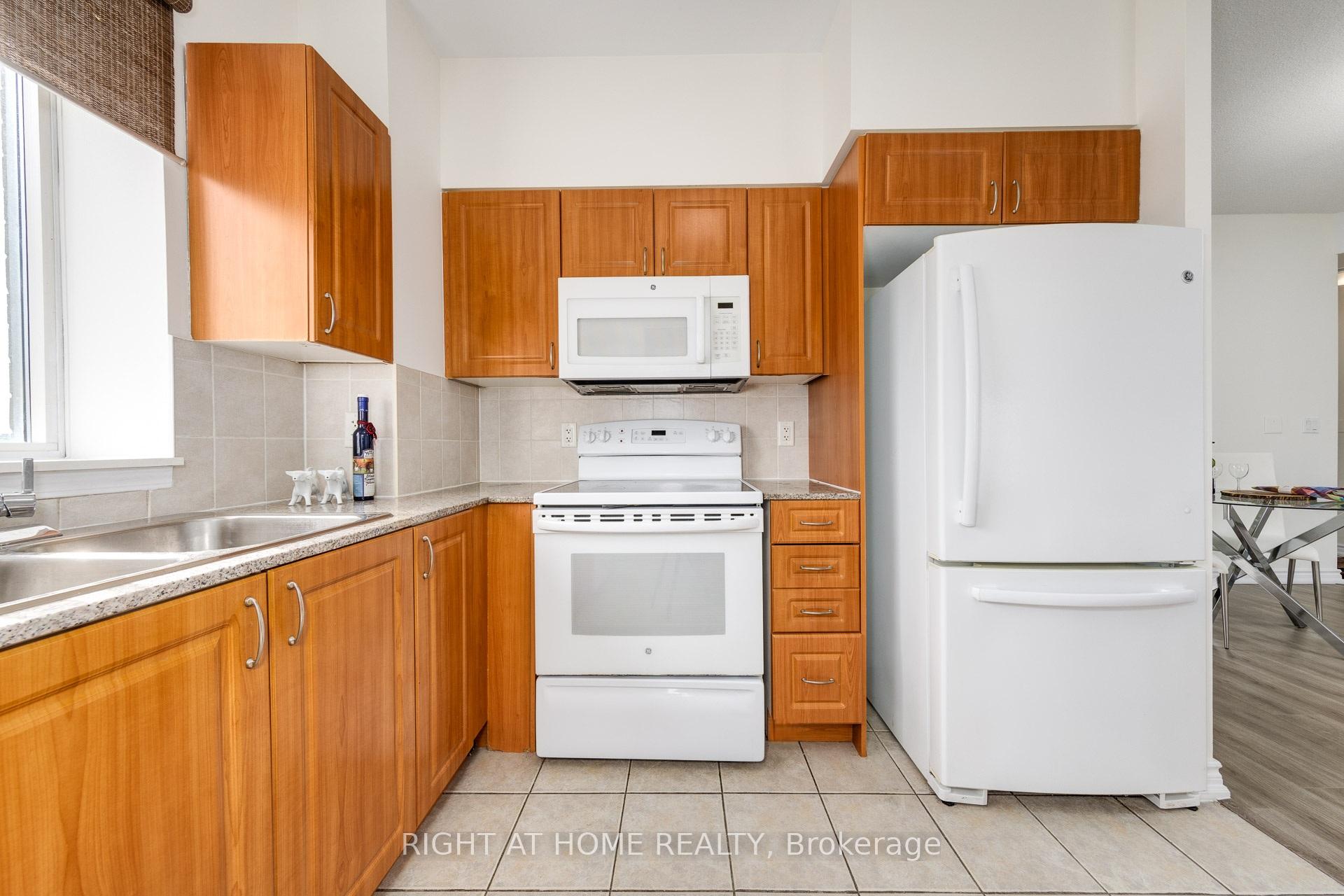 2 Bedrooms Condo at 5940 Yonge, Toronto For sale