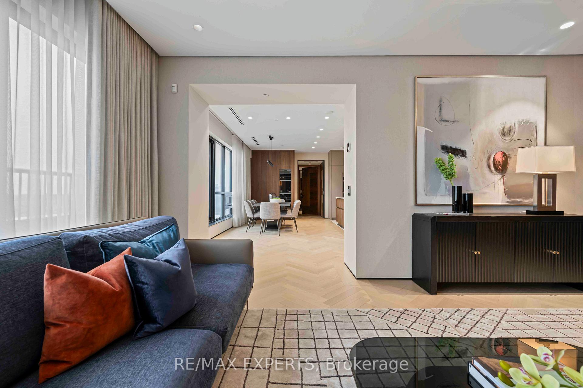 4 Bedrooms Condo at 1700 Avenue, Toronto For sale