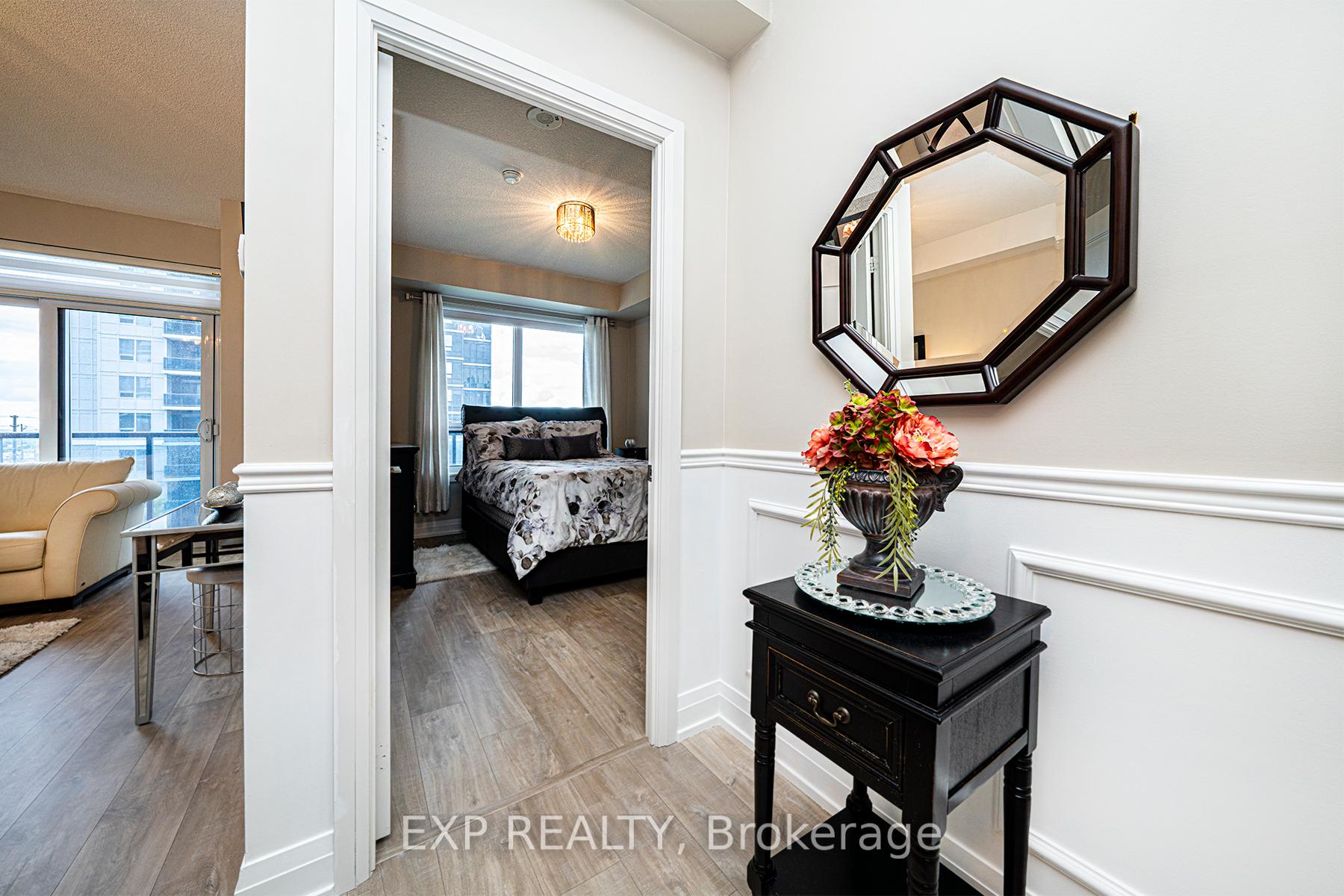 2 Bedrooms Condo at 3600 Highway 7, Vaughan For sale