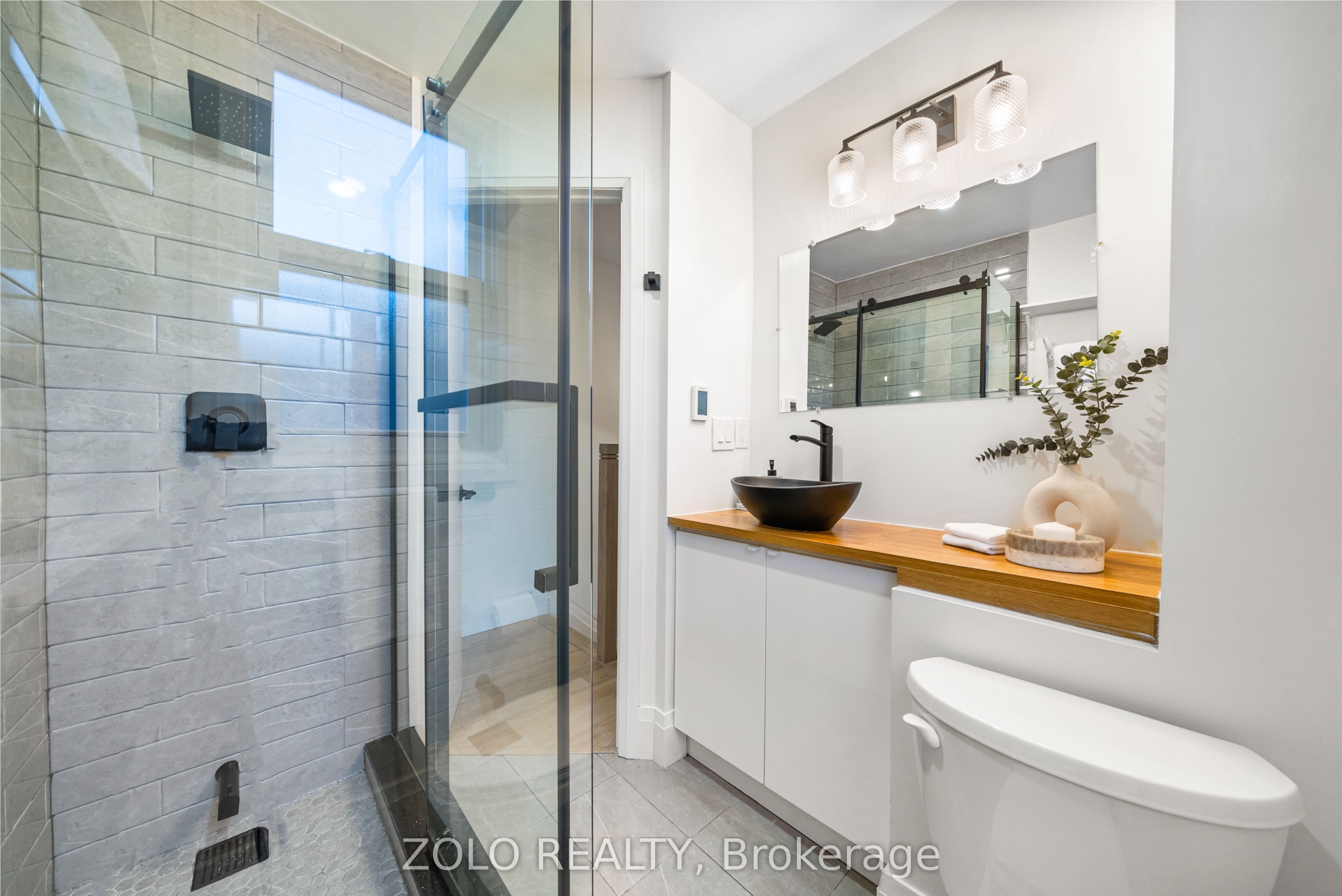 82 Bellwoods Avenue
