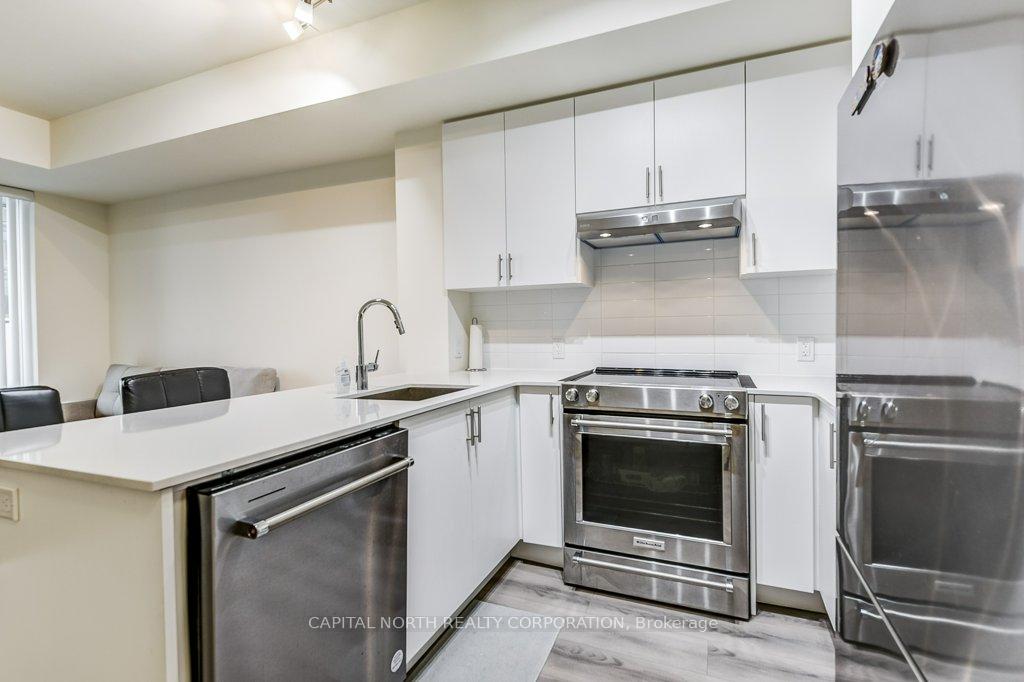 1 Bedroom Condo at 8960 Jane, Vaughan For sale