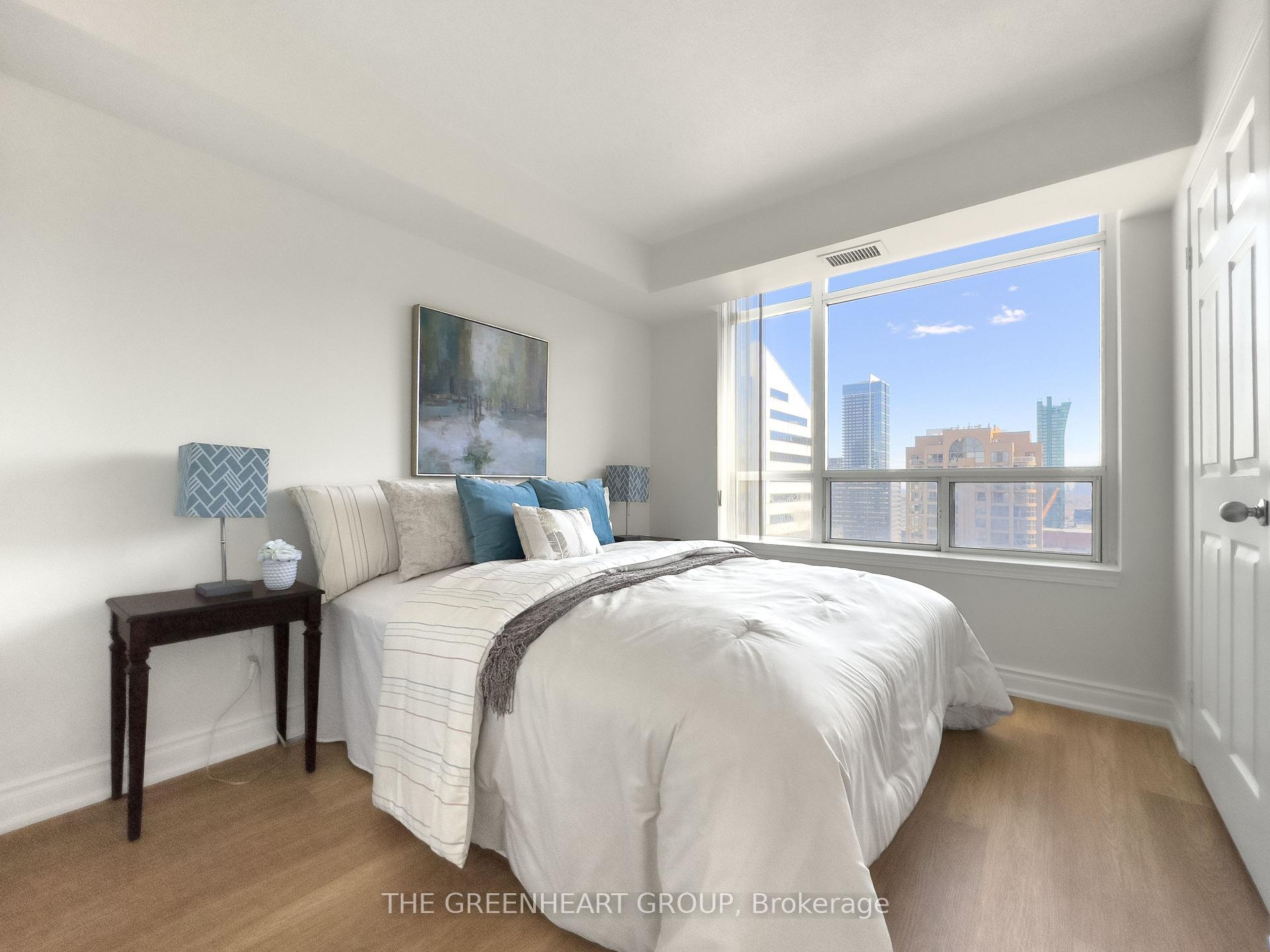 3 Bedrooms Condo at 155 Beecroft,  Toronto For sale