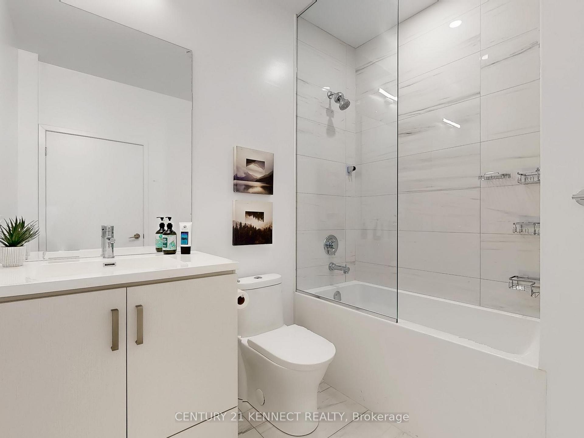 1 Bedroom Condo at 10 Honeycrispy, Vaughan For sale