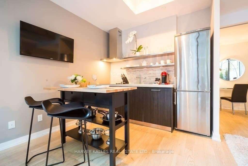 461 Adelaide Street W 106