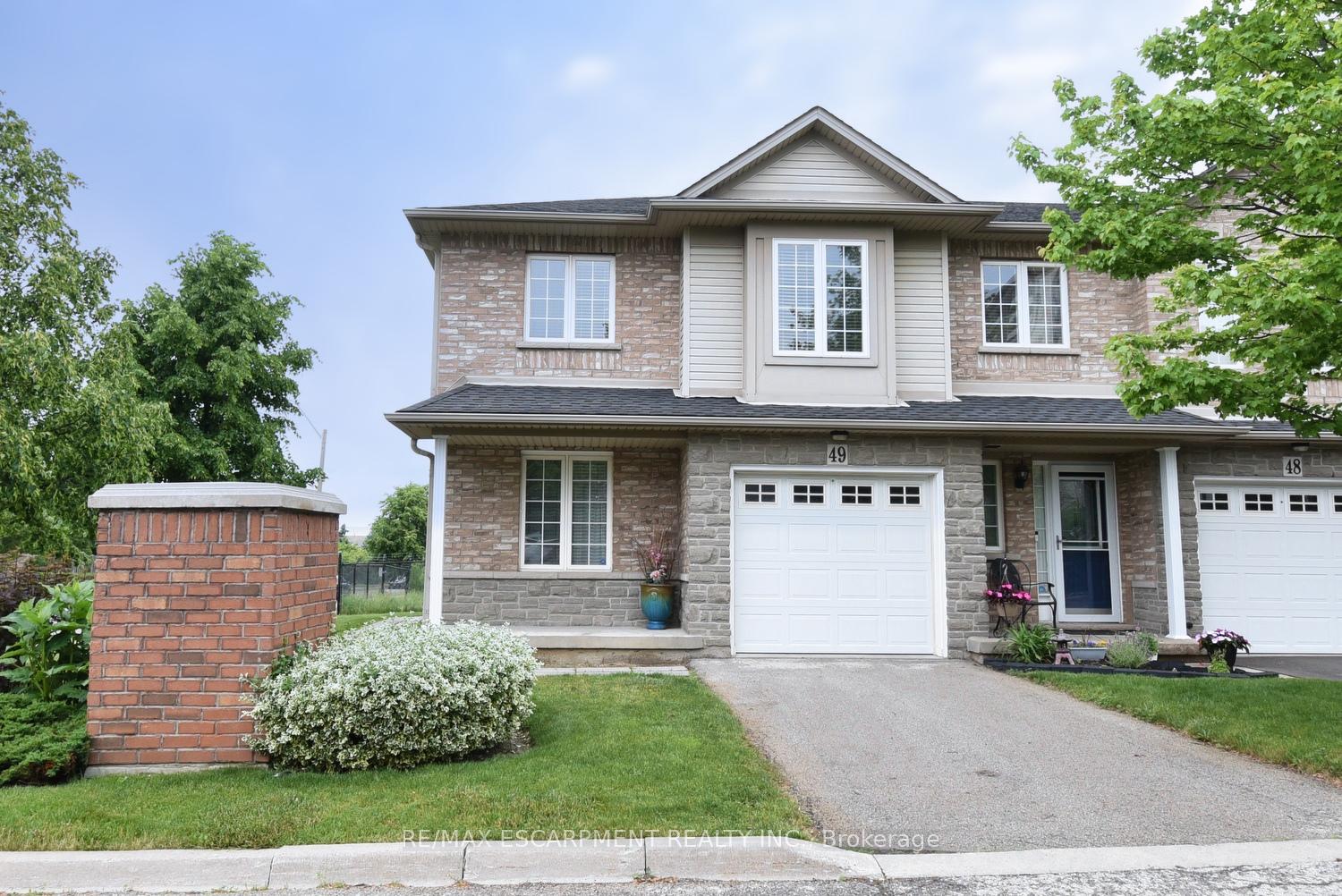 3 Bedrooms Condo at 7 Southside, Hamilton For sale