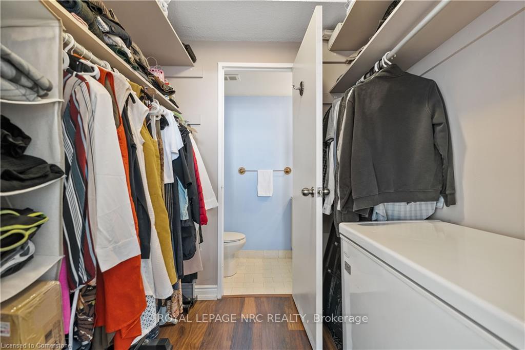 2 Bedrooms Condo at 500 GREEN,  Hamilton For sale