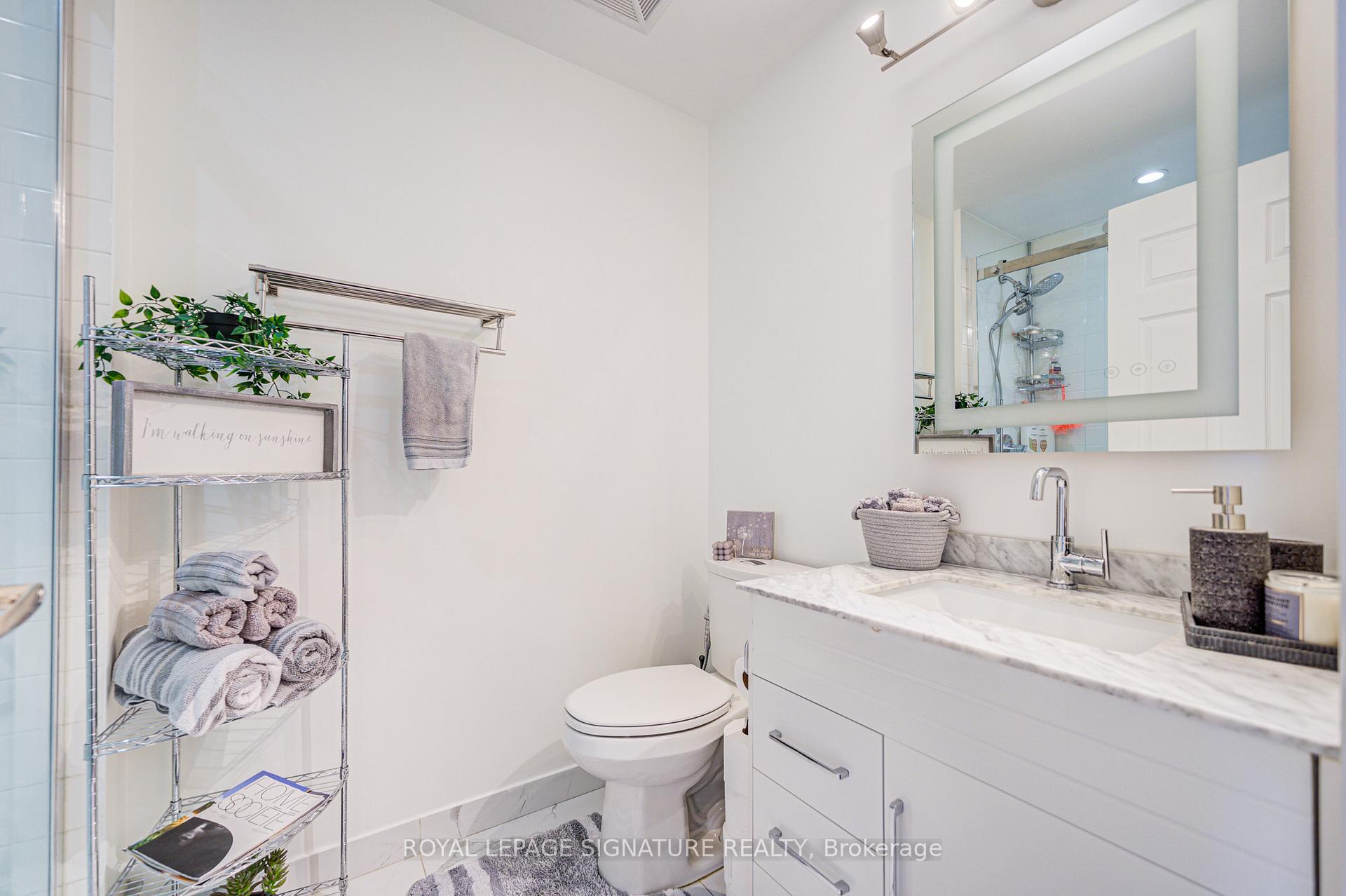 2 Bedrooms Condo at 105 The Queensway, Toronto For sale