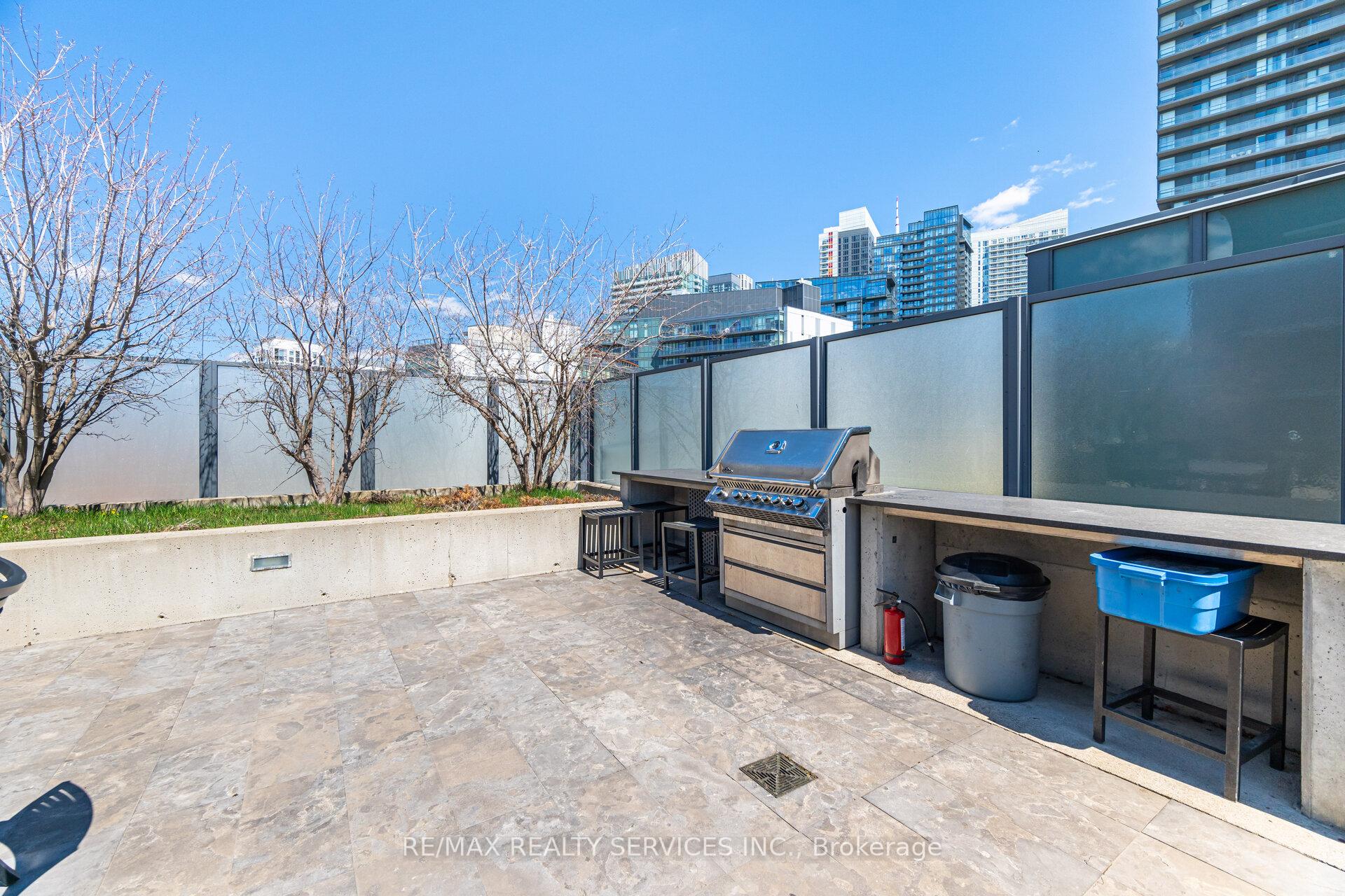 1 Bedroom Condo at 50 Bruyeres, Toronto For sale