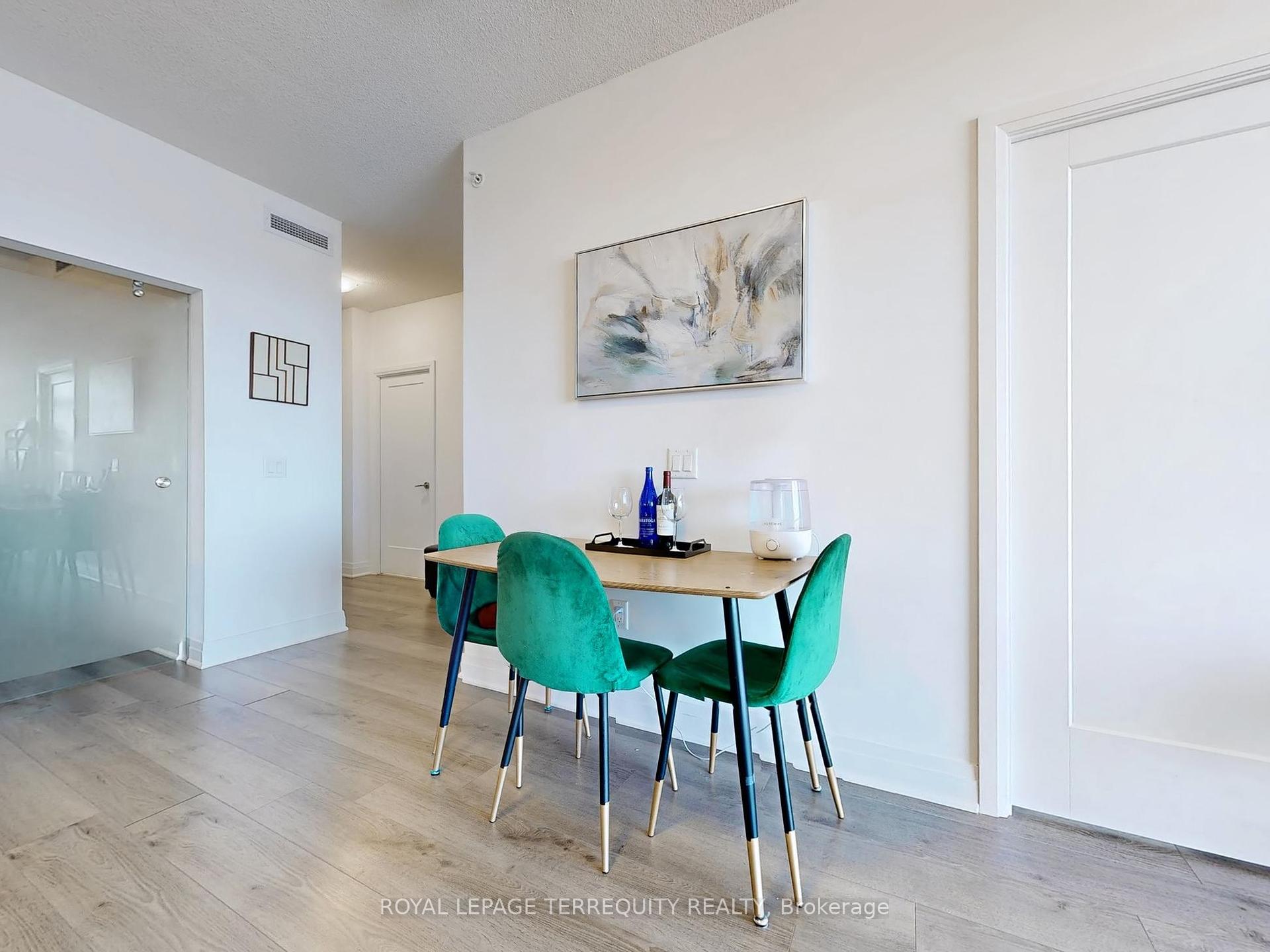 2 Bedrooms Condo at 3220 Sheppard, Toronto For sale