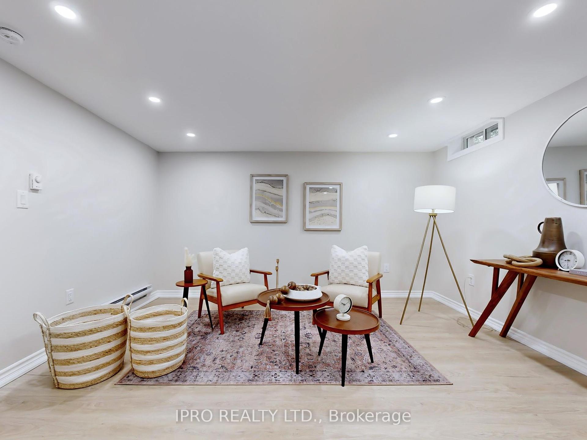 4 Bedrooms Condo at 61 Plum Tree, Toronto For sale