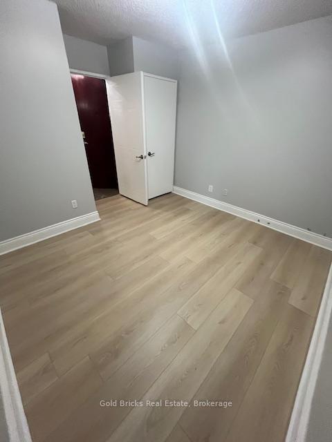 2 Bedrooms Condo at 750 Bay,  Toronto For sale
