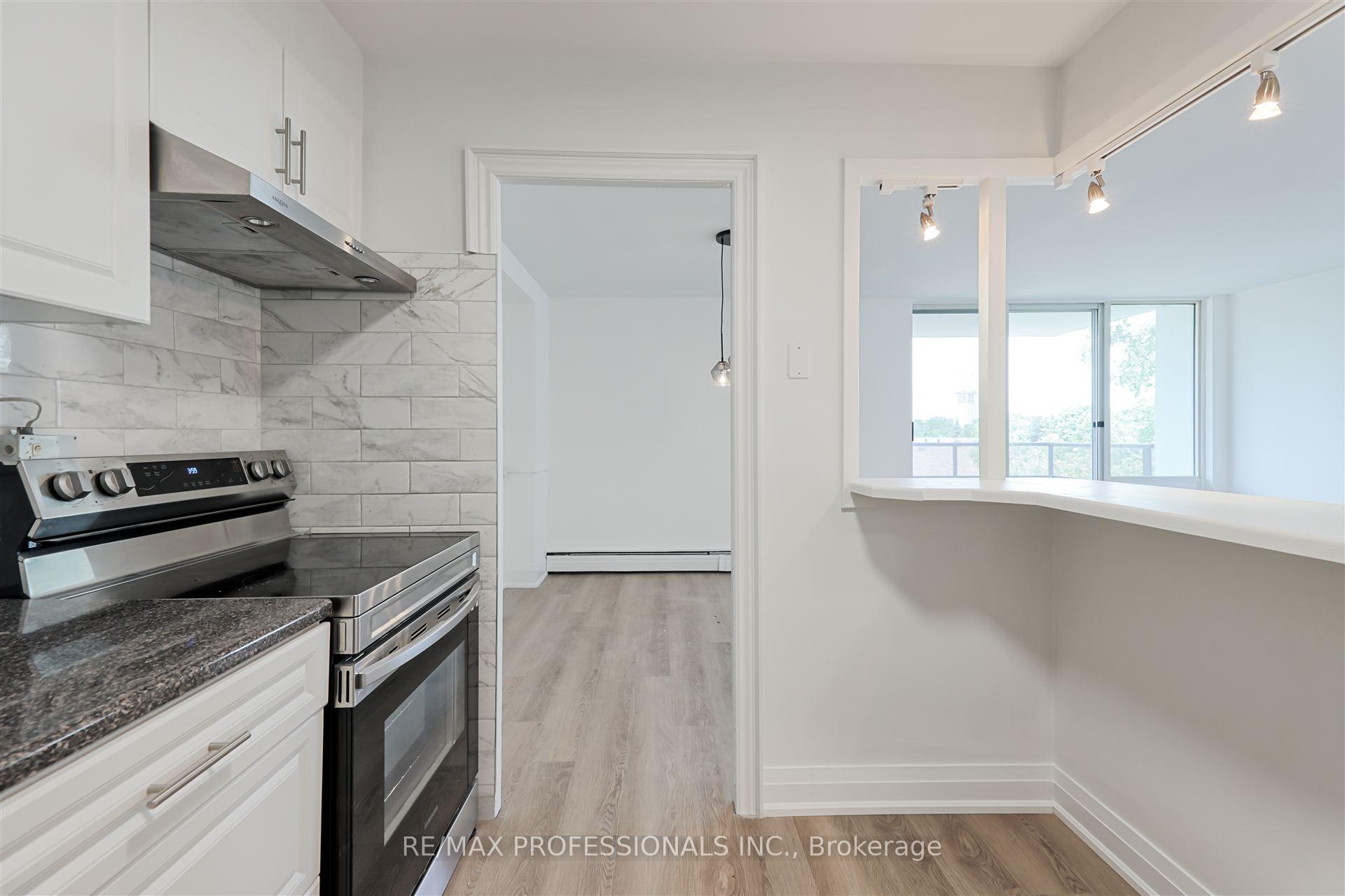 3 Bedrooms Condo at 11 Neilson, Toronto For sale