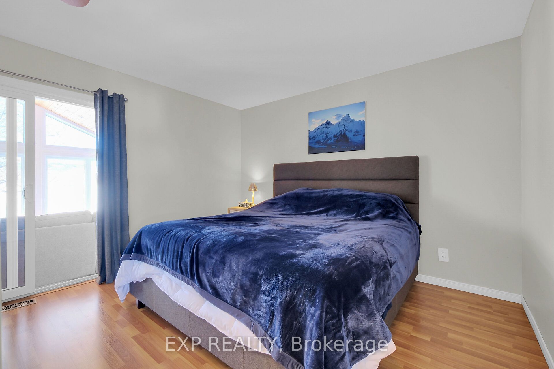 Listing picture