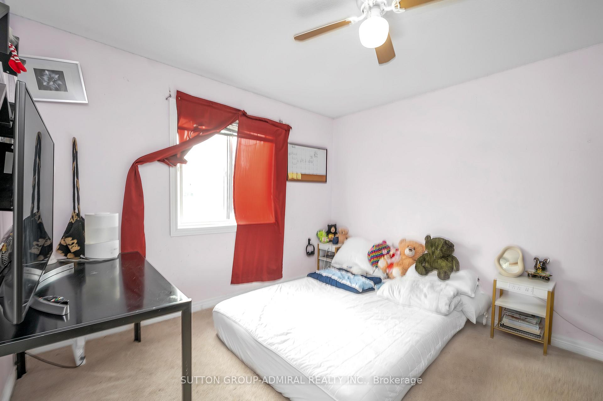 4 Bedrooms Condo at 6 Atessa,  Hamilton For sale