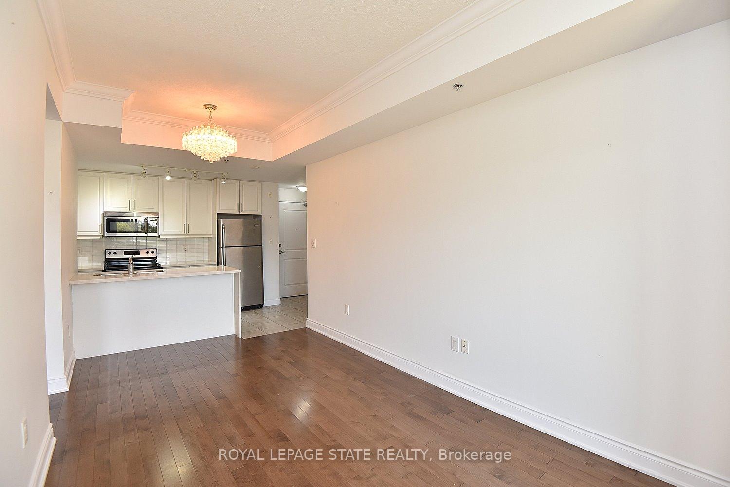 2 Bedrooms Condo at 90 Charlton, Hamilton For sale