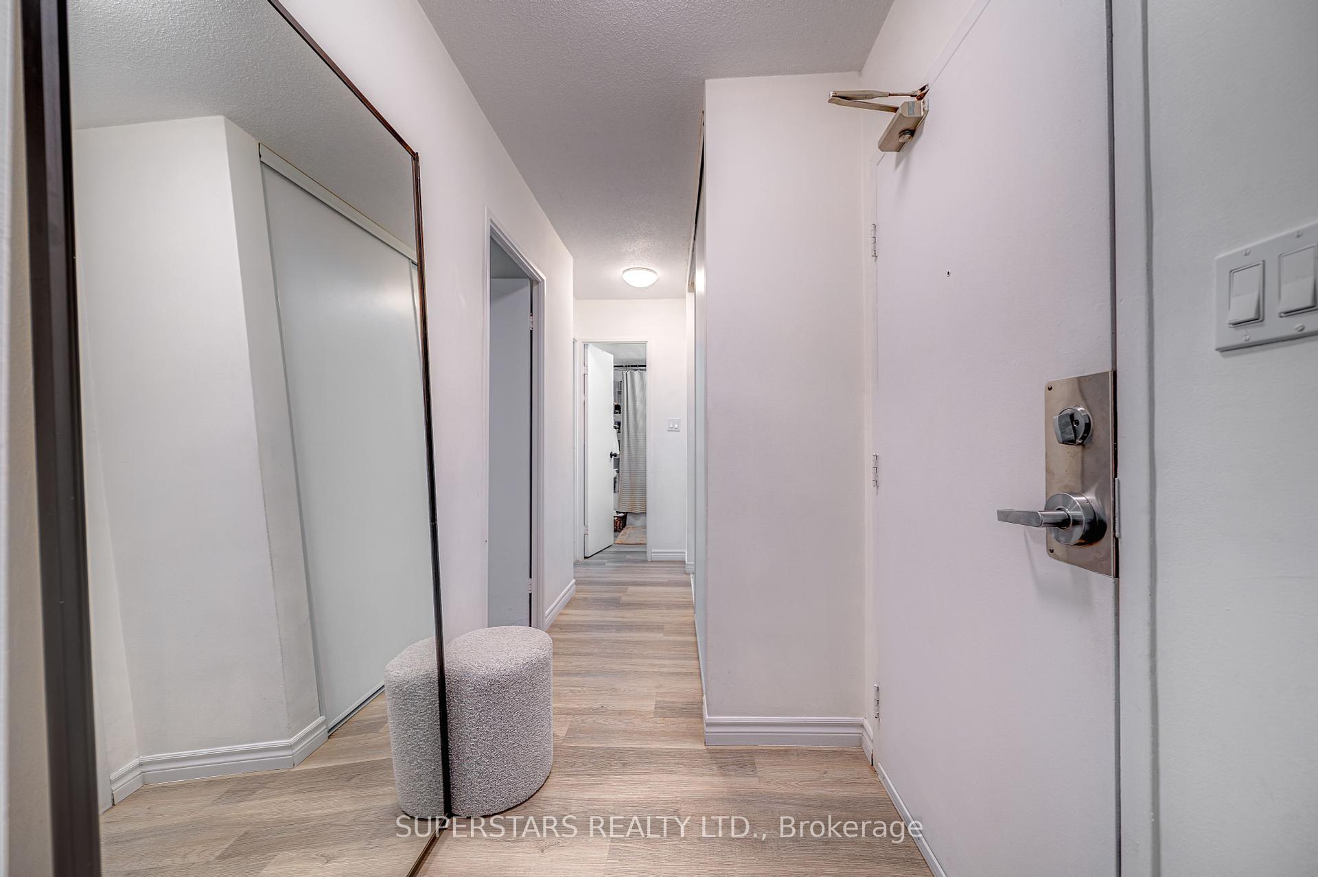2 Bedrooms Condo at 3 Massey, Toronto For sale