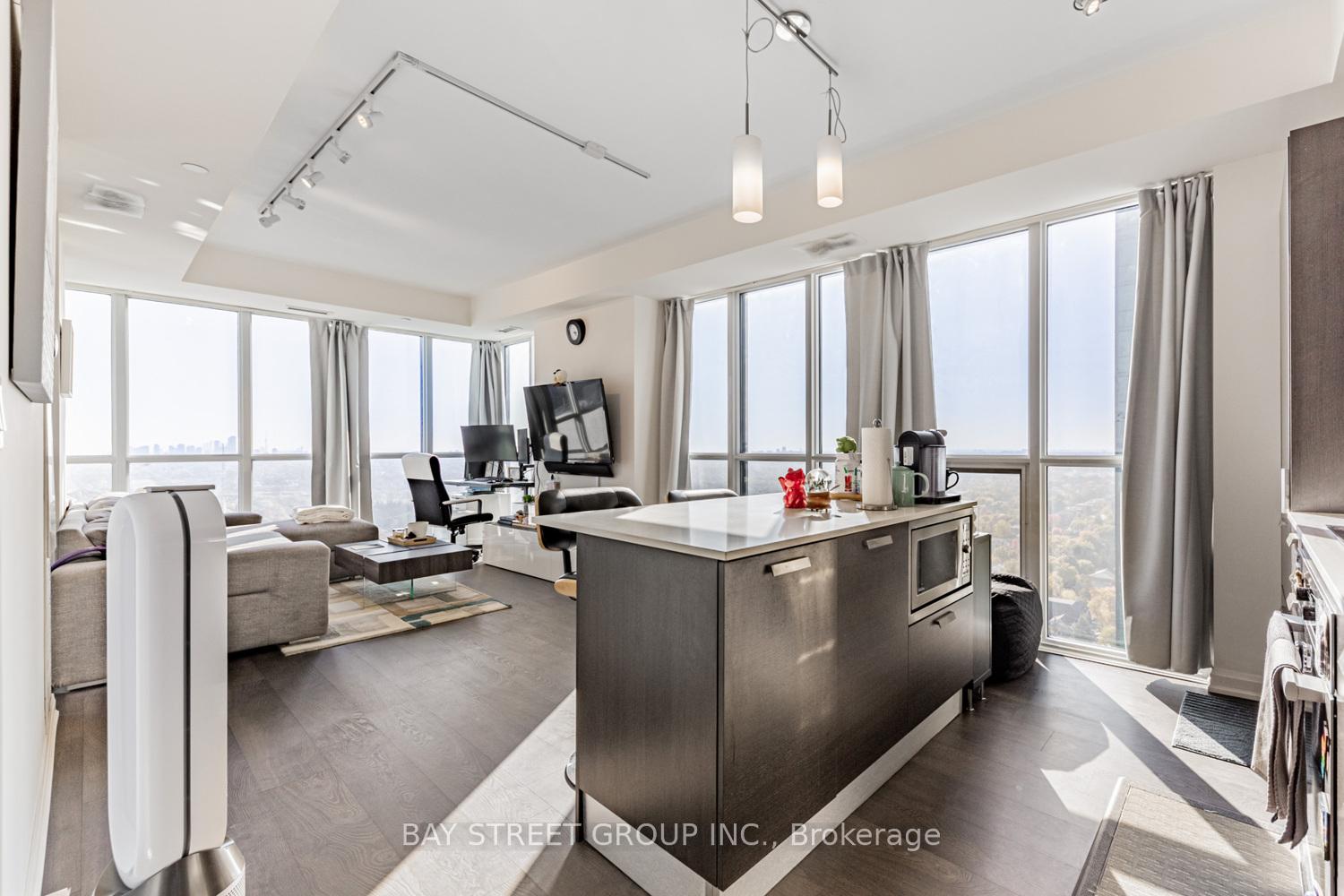 3 Bedrooms Condo at 9 Bogert, Toronto For sale