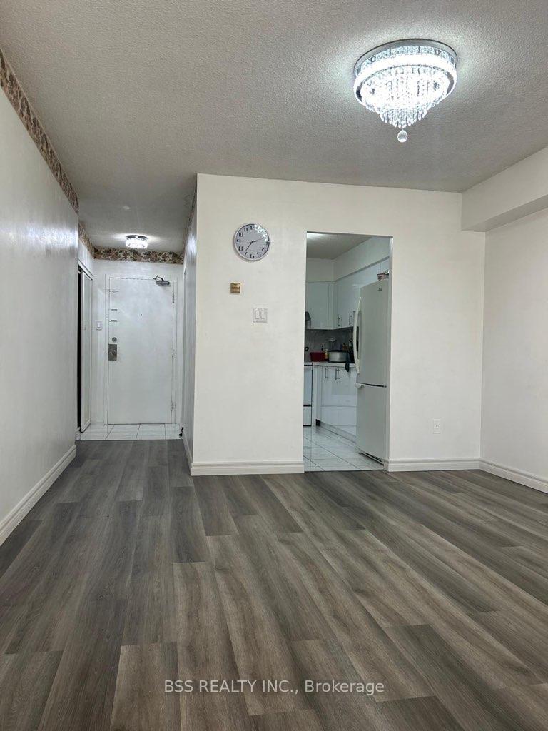 2 Bedrooms Condo at 3380 Eglinton, Toronto For sale