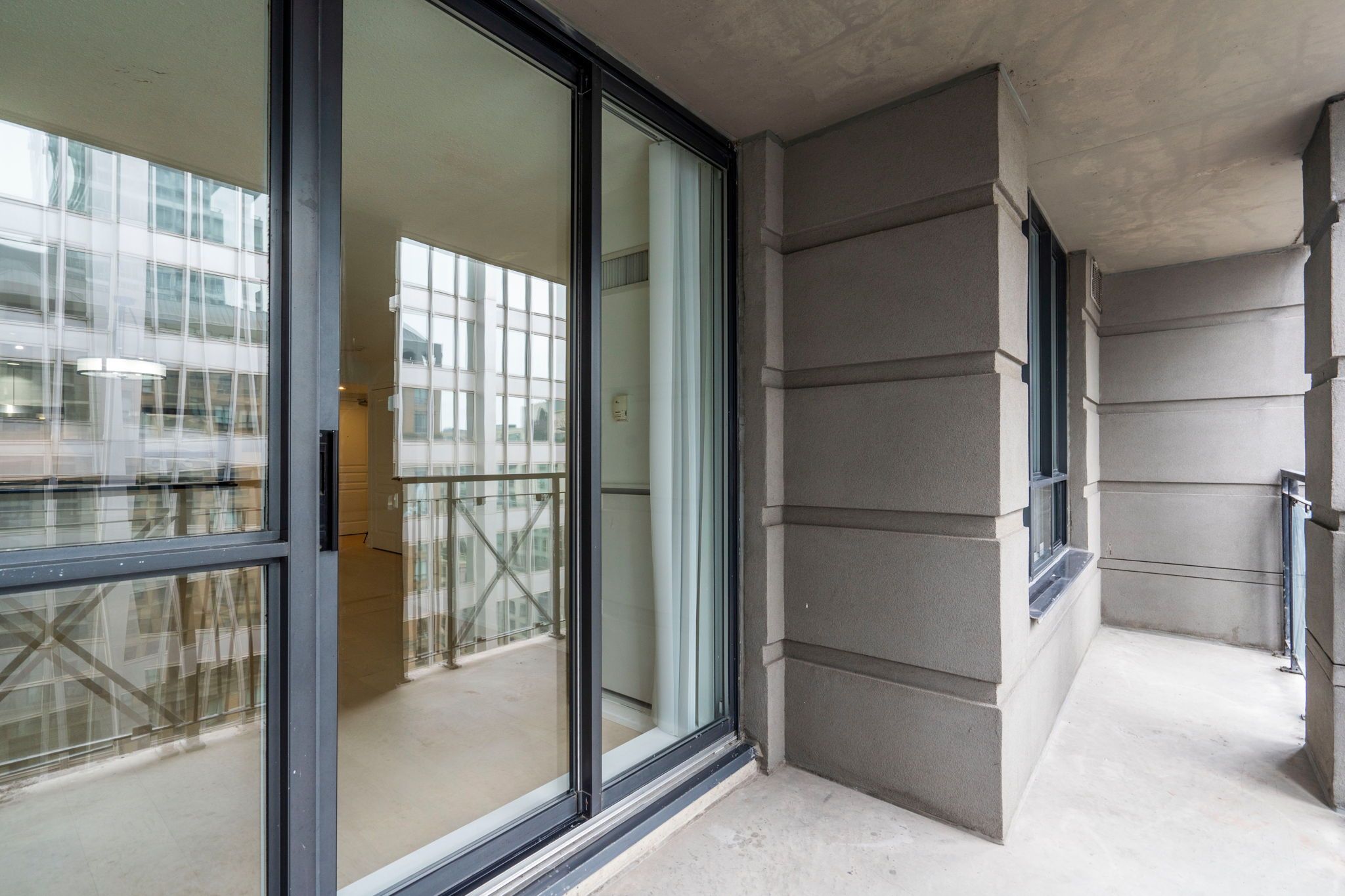 140 Simcoe Street 1412