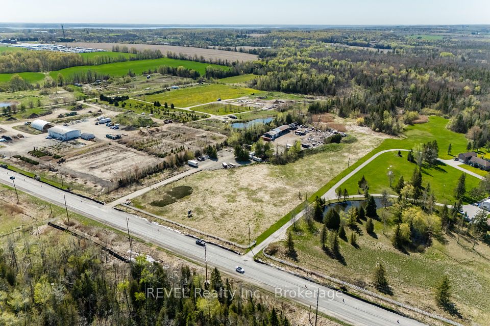 2513 Innisfil Beach