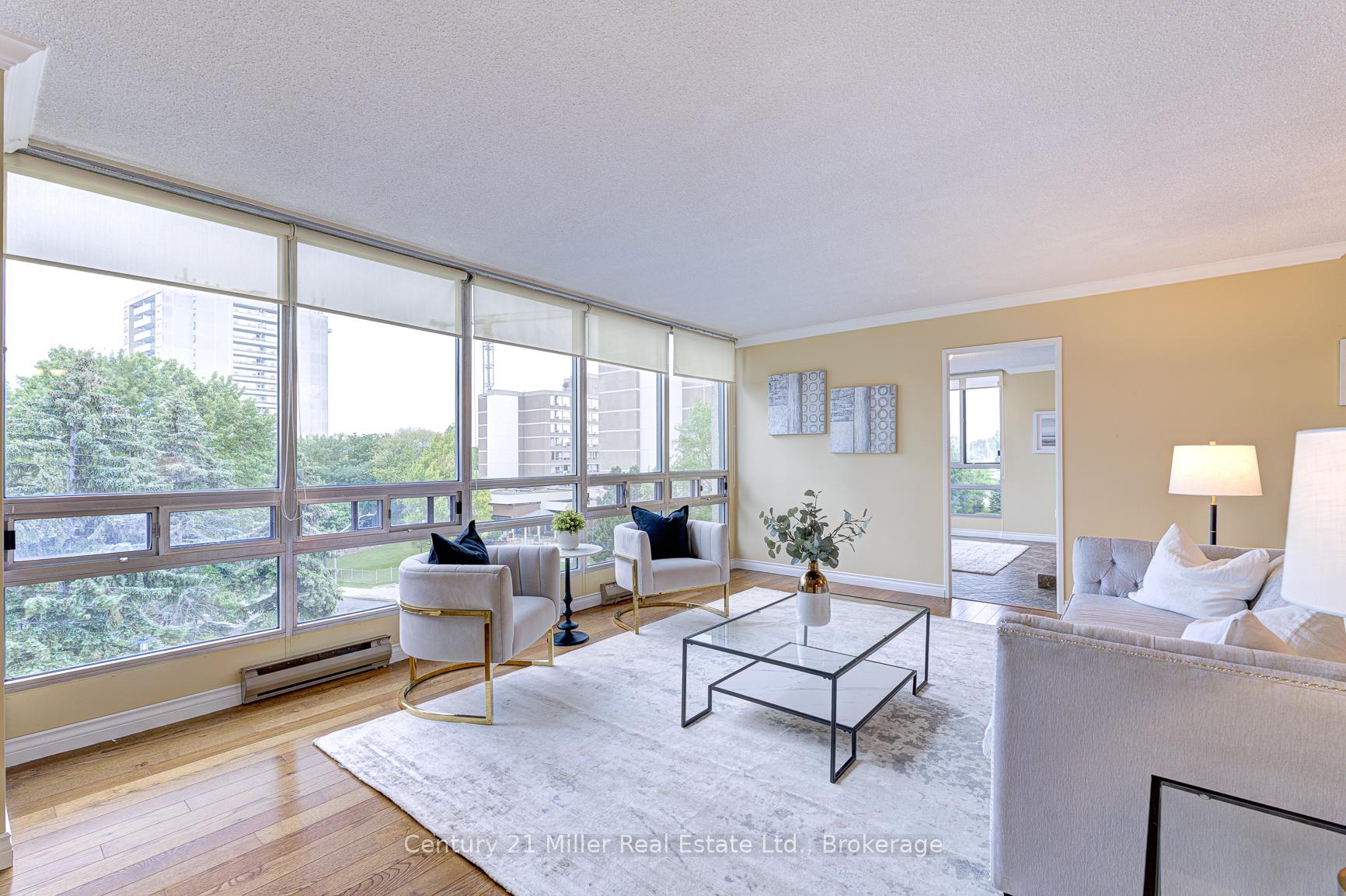 2 Bedrooms Condo at 2180 Marine, Oakville For sale